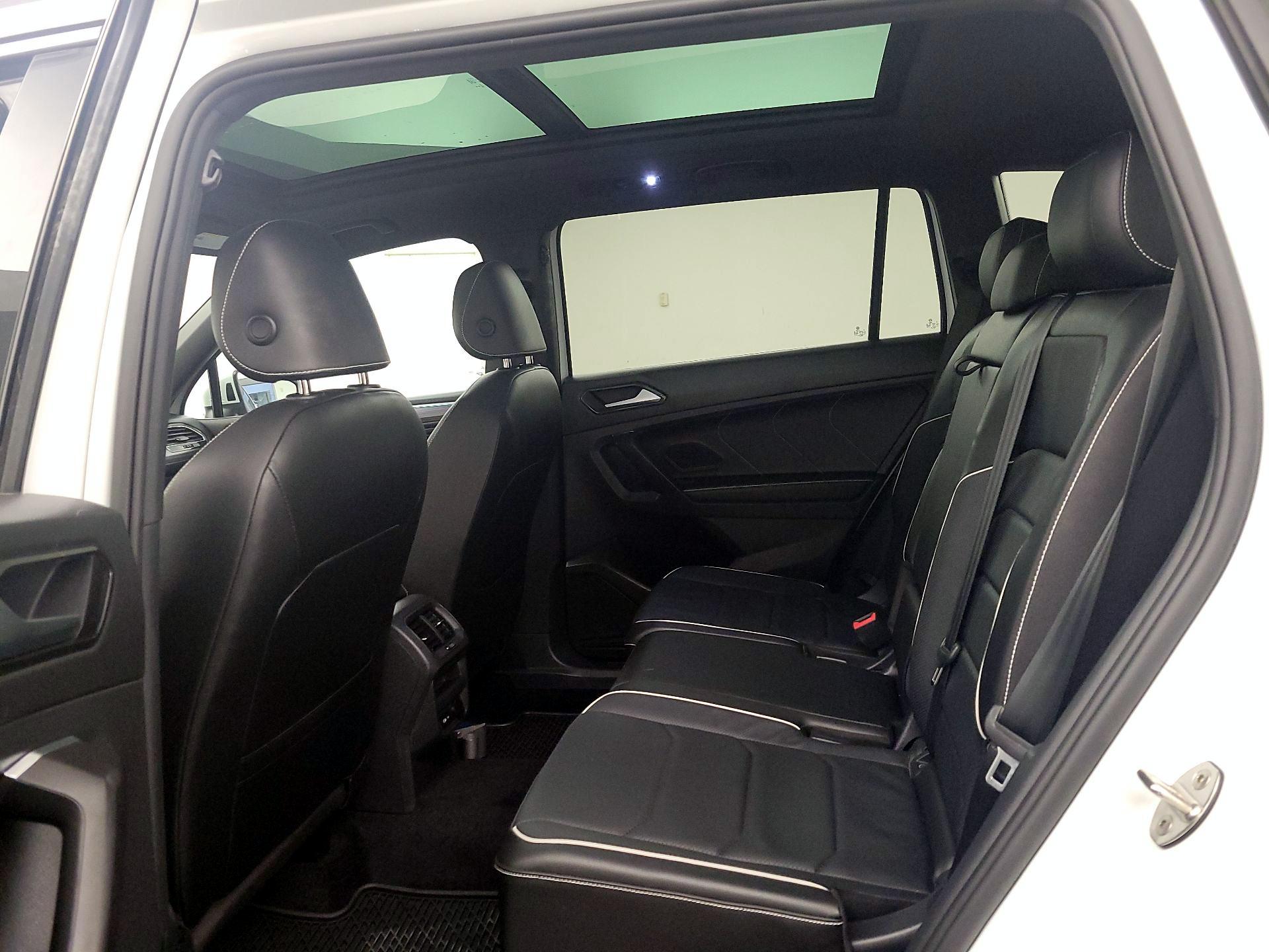 Thumbnail: 2022 Volkswagen Tiguan - 20