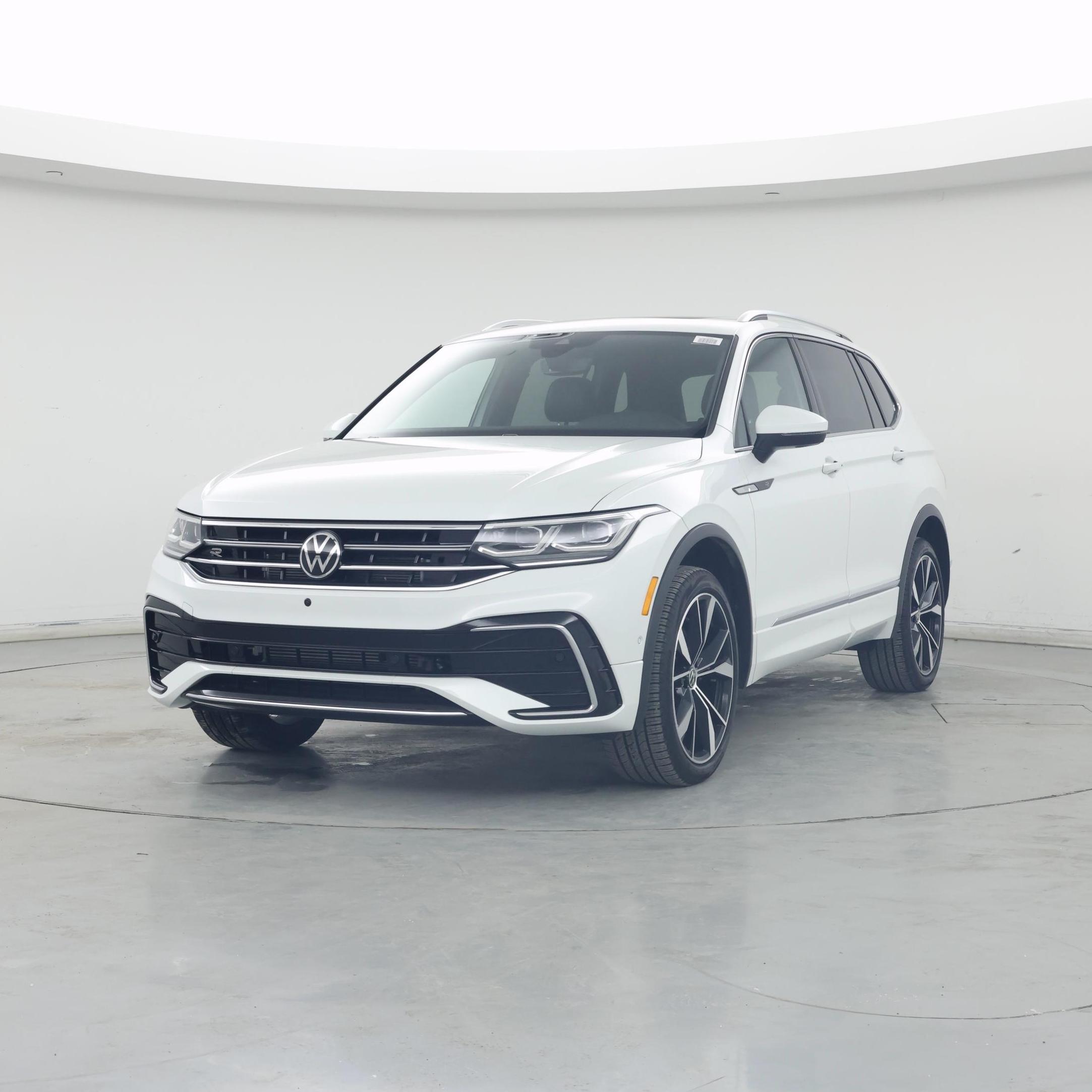 Thumbnail: 2022 Volkswagen Tiguan - 4
