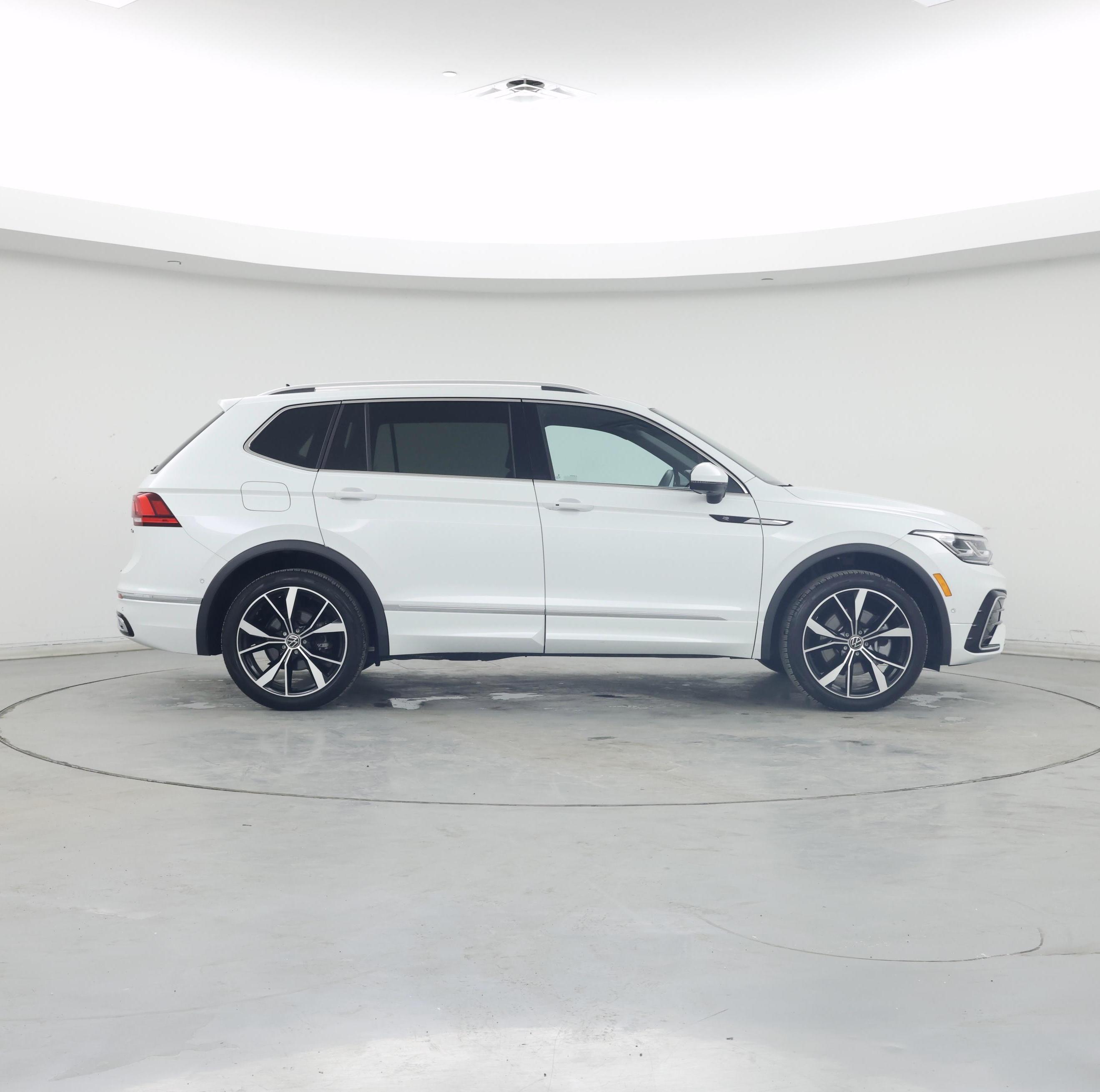 Thumbnail: 2022 Volkswagen Tiguan - 7