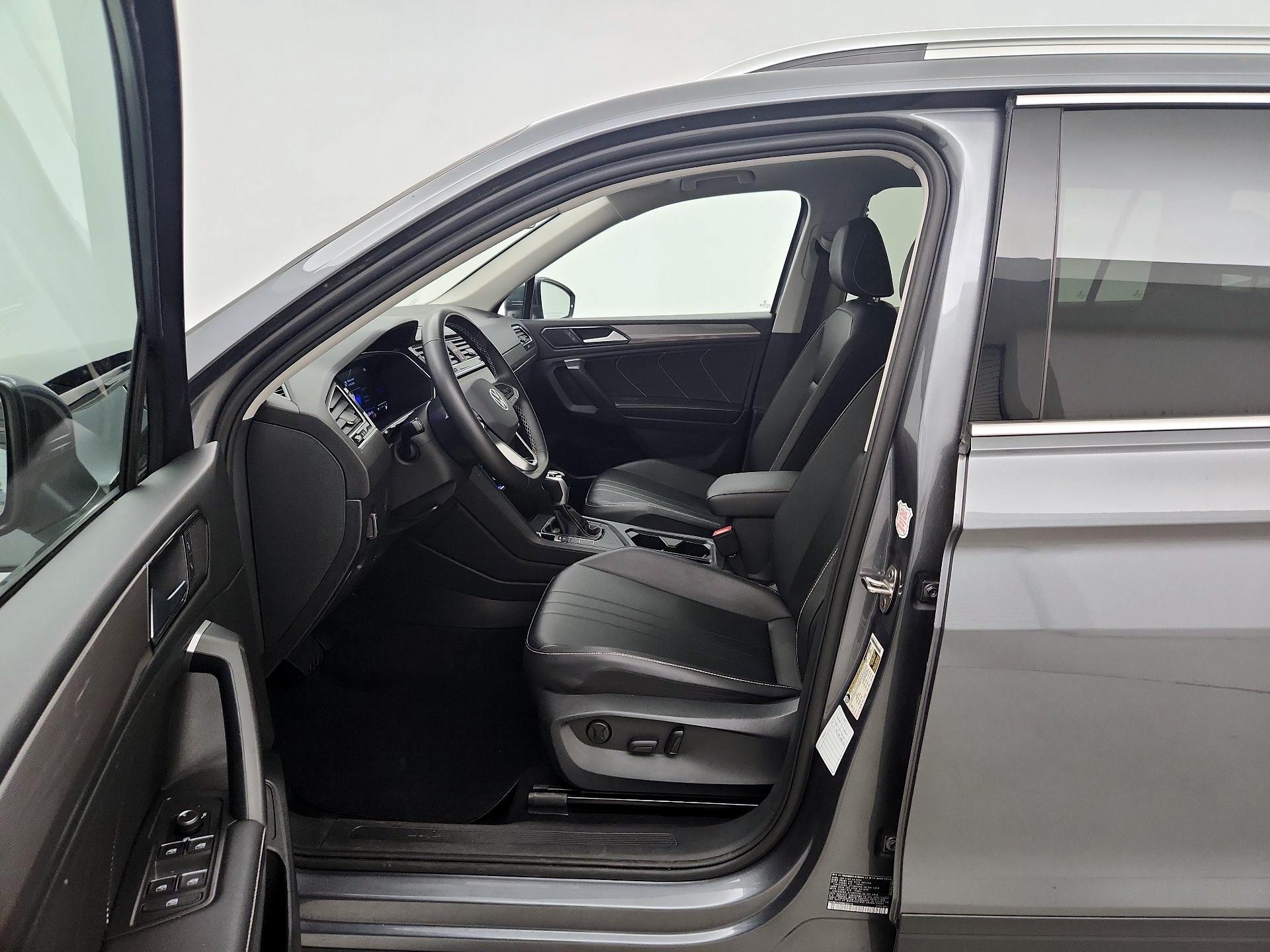 Thumbnail: 2024 Volkswagen Tiguan - 11