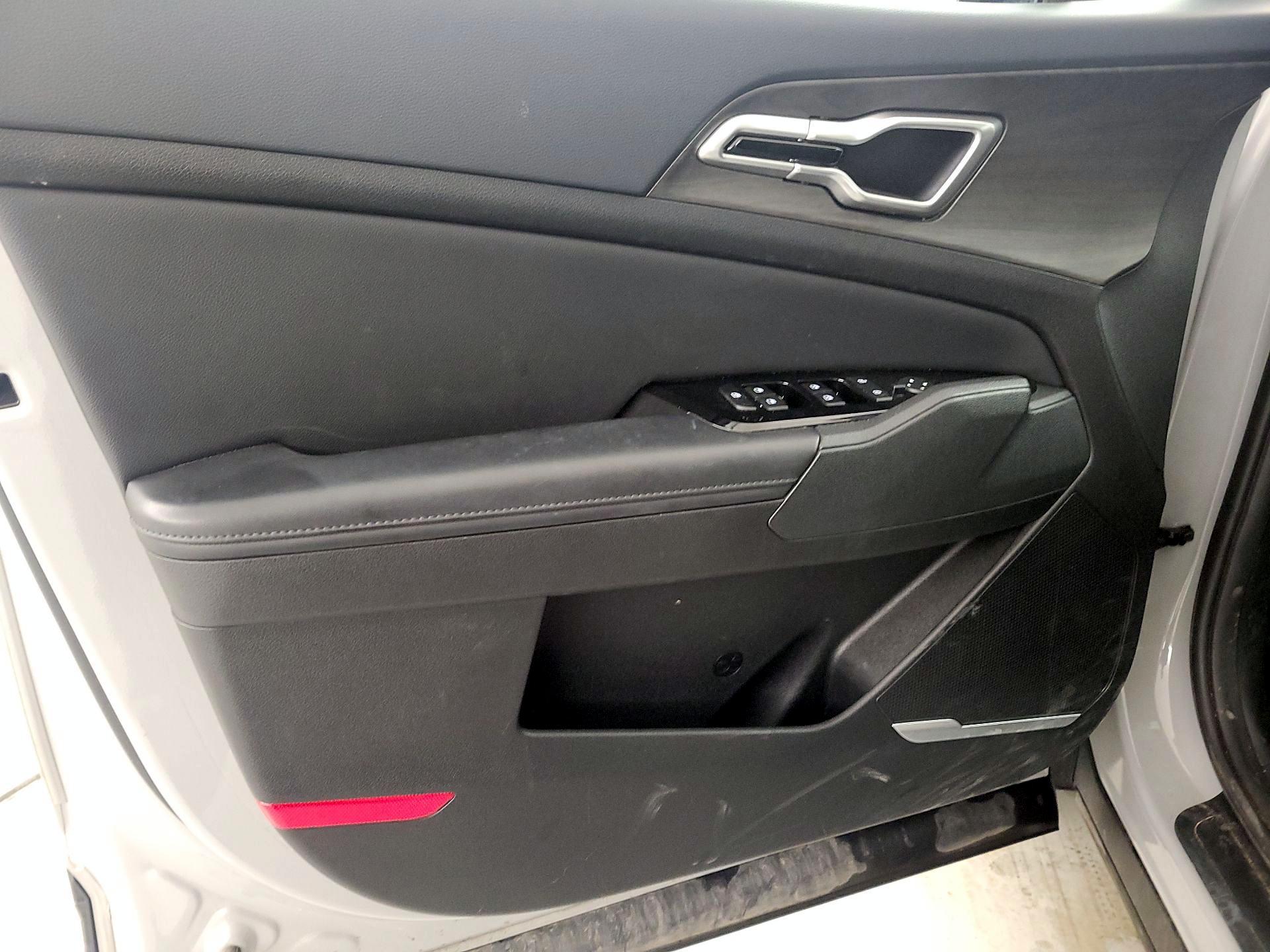 Thumbnail: 2023 Kia Sportage - 12