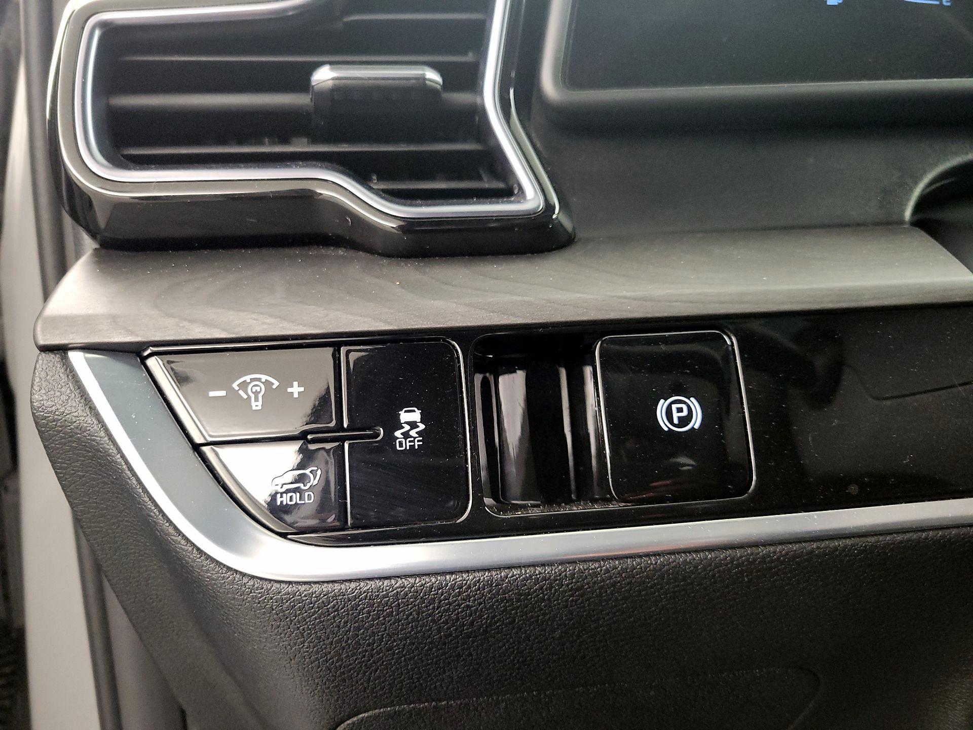 Thumbnail: 2023 Kia Sportage - 13