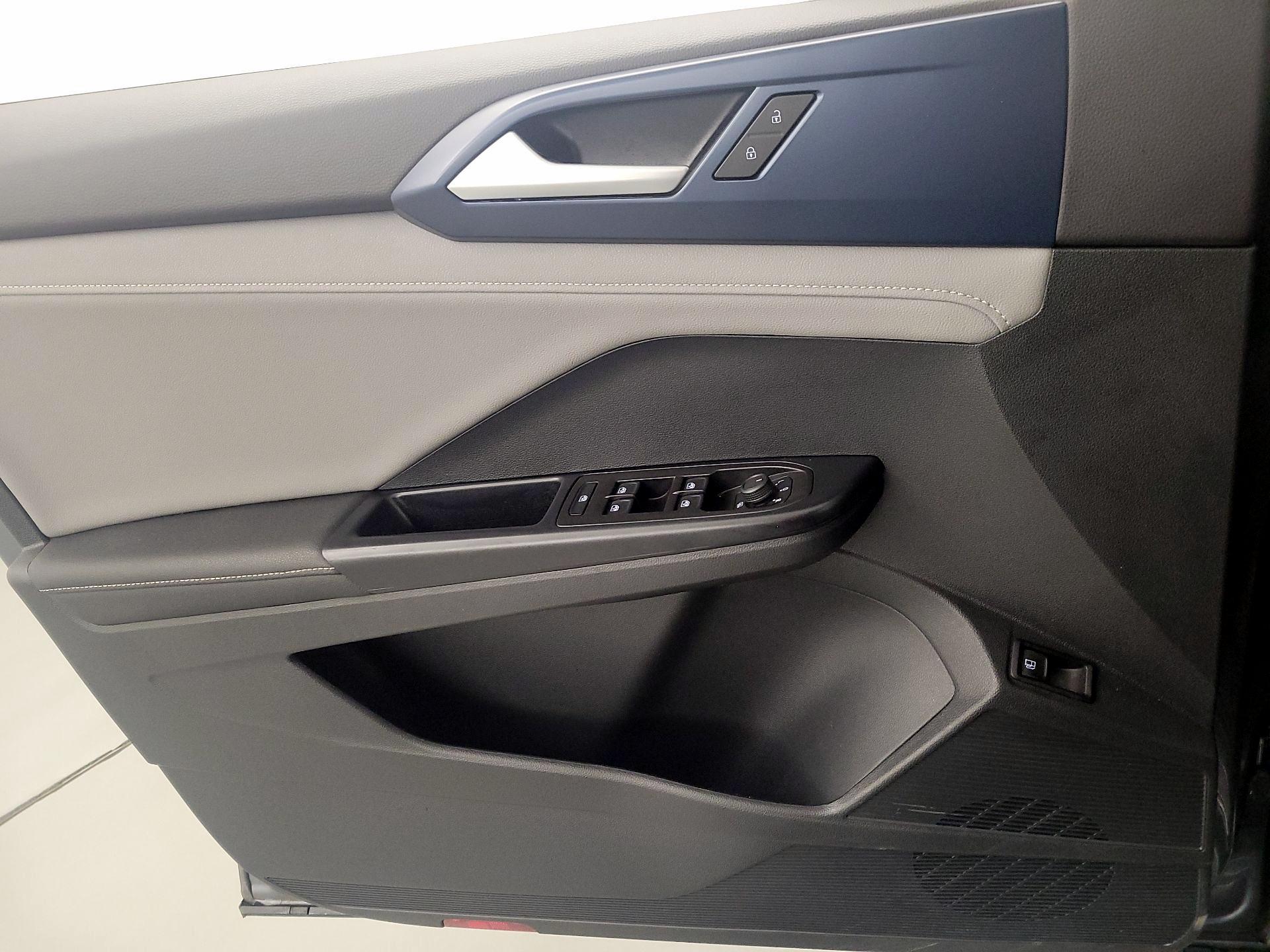 Thumbnail: 2024 Volkswagen Taos - 12