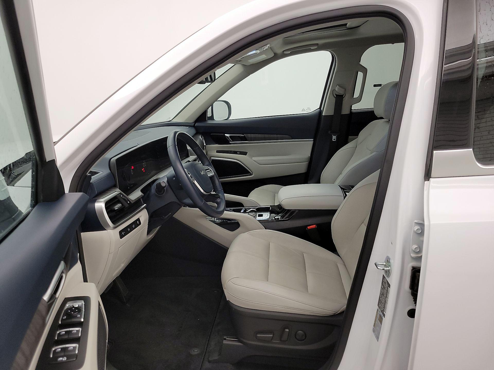 Thumbnail: 2023 Kia Telluride - 11