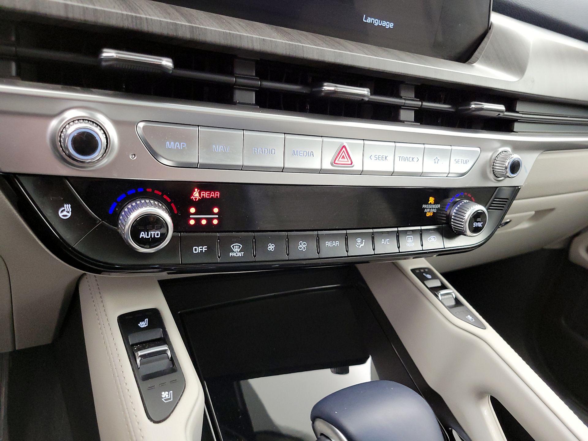 Thumbnail: 2023 Kia Telluride - 17