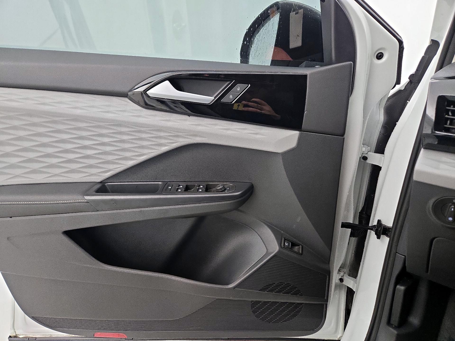 Thumbnail: 2024 Volkswagen Taos - 12