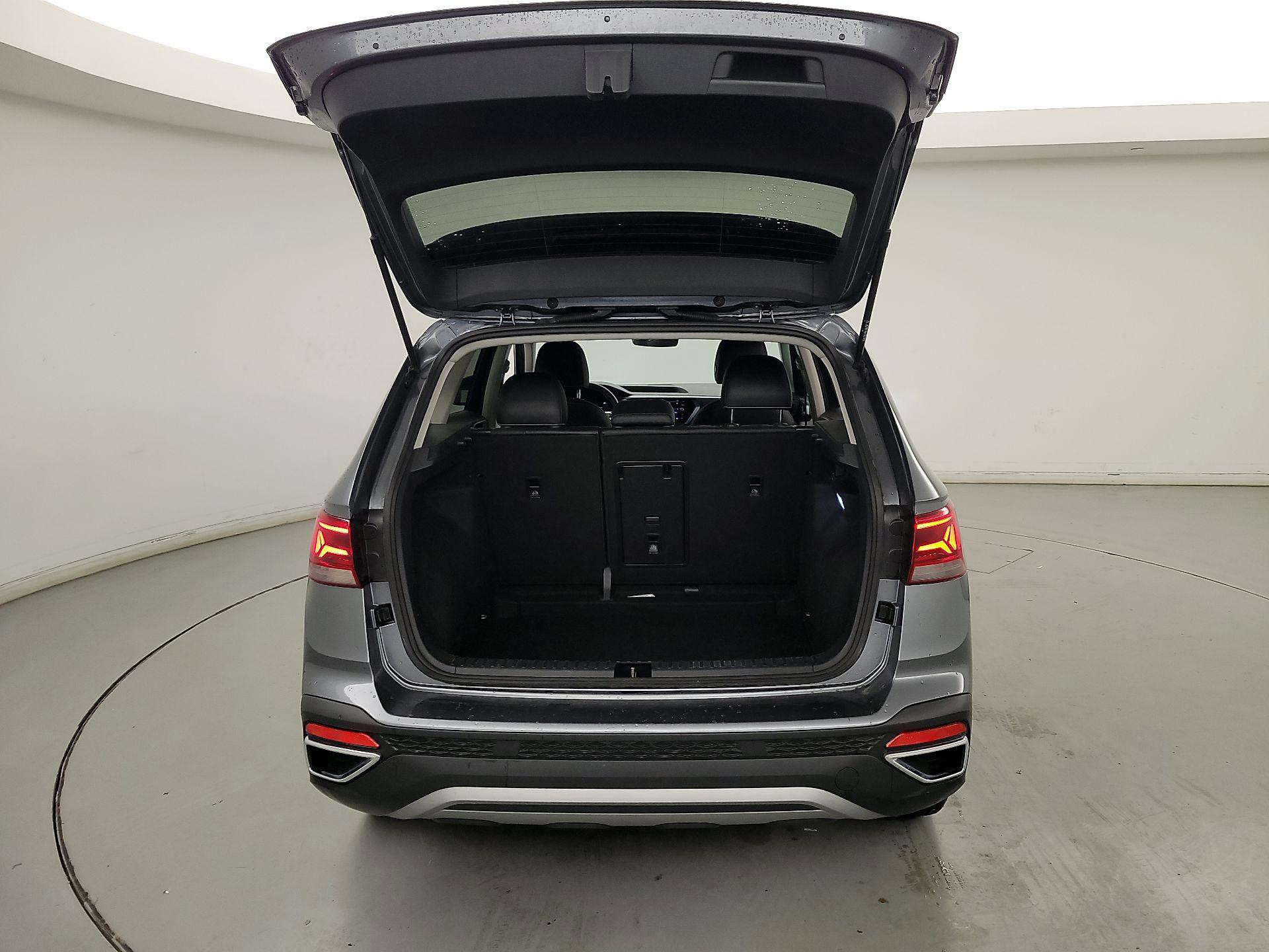 Thumbnail: 2024 Volkswagen Taos - 20