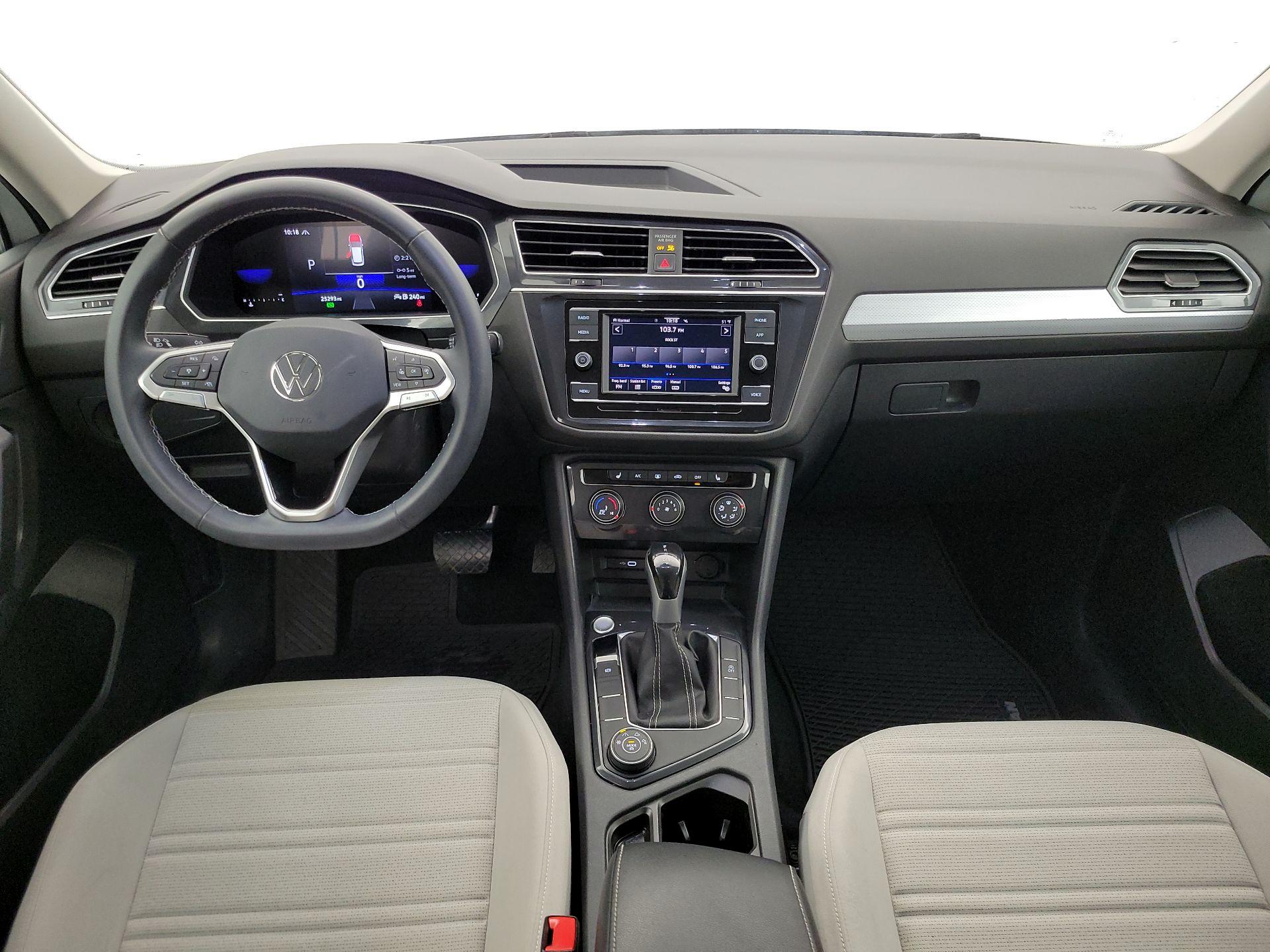 Thumbnail: 2023 Volkswagen Tiguan - 9