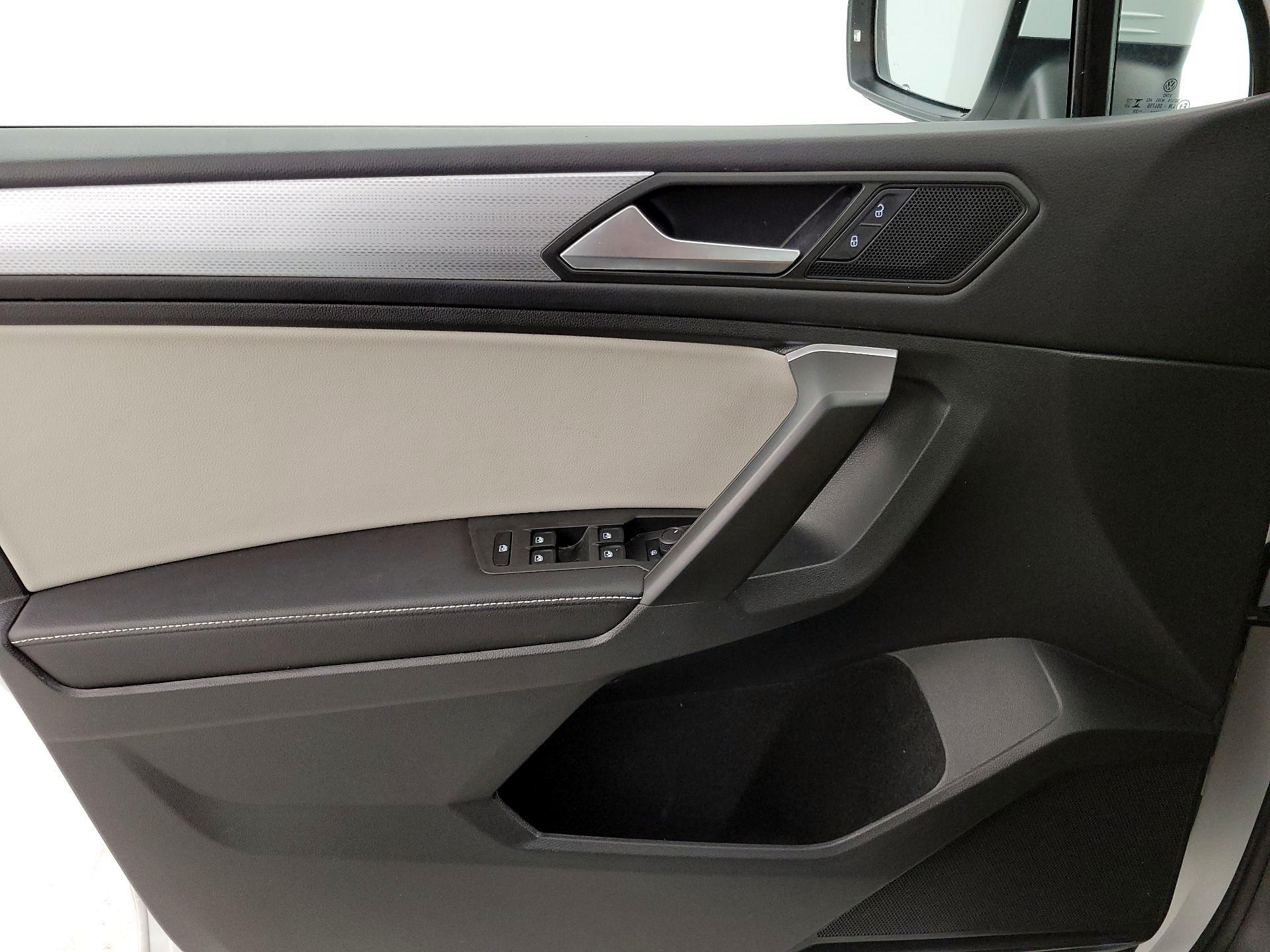 Thumbnail: 2023 Volkswagen Tiguan - 12