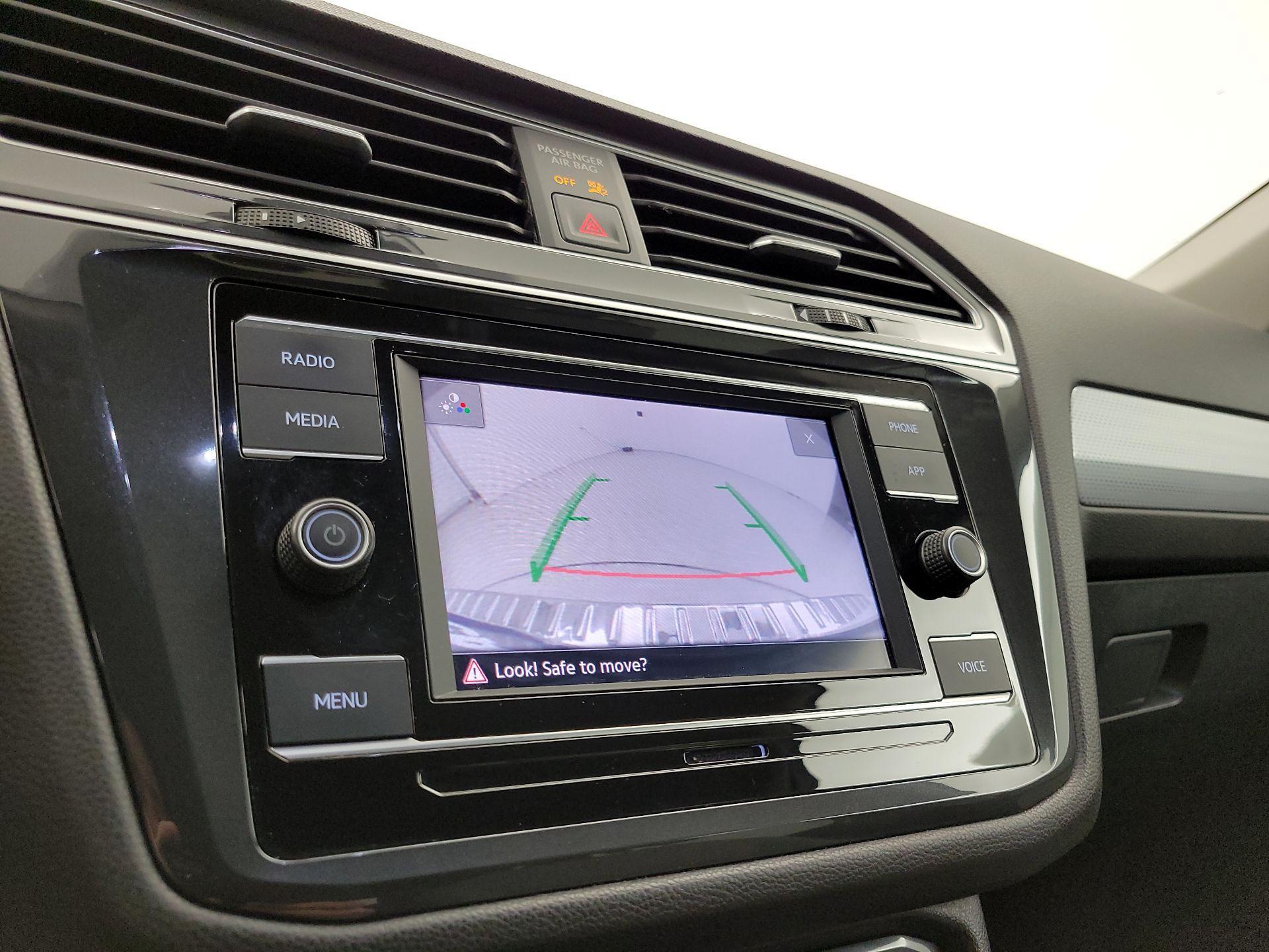 Thumbnail: 2023 Volkswagen Tiguan - 14