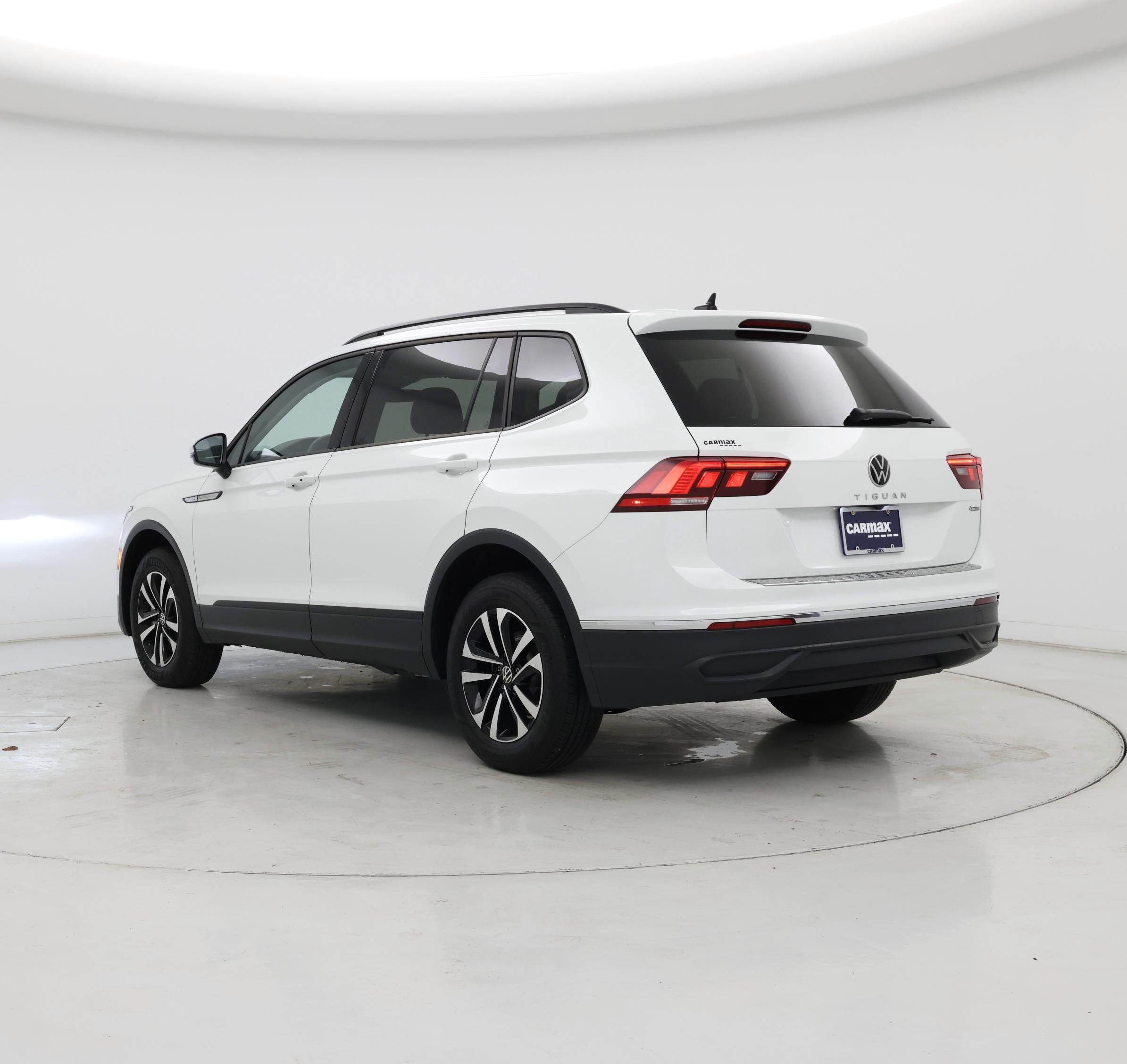 Thumbnail: 2023 Volkswagen Tiguan - 2