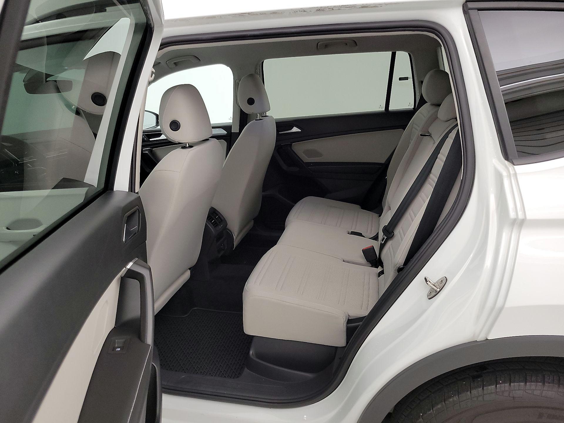 Thumbnail: 2023 Volkswagen Tiguan - 19