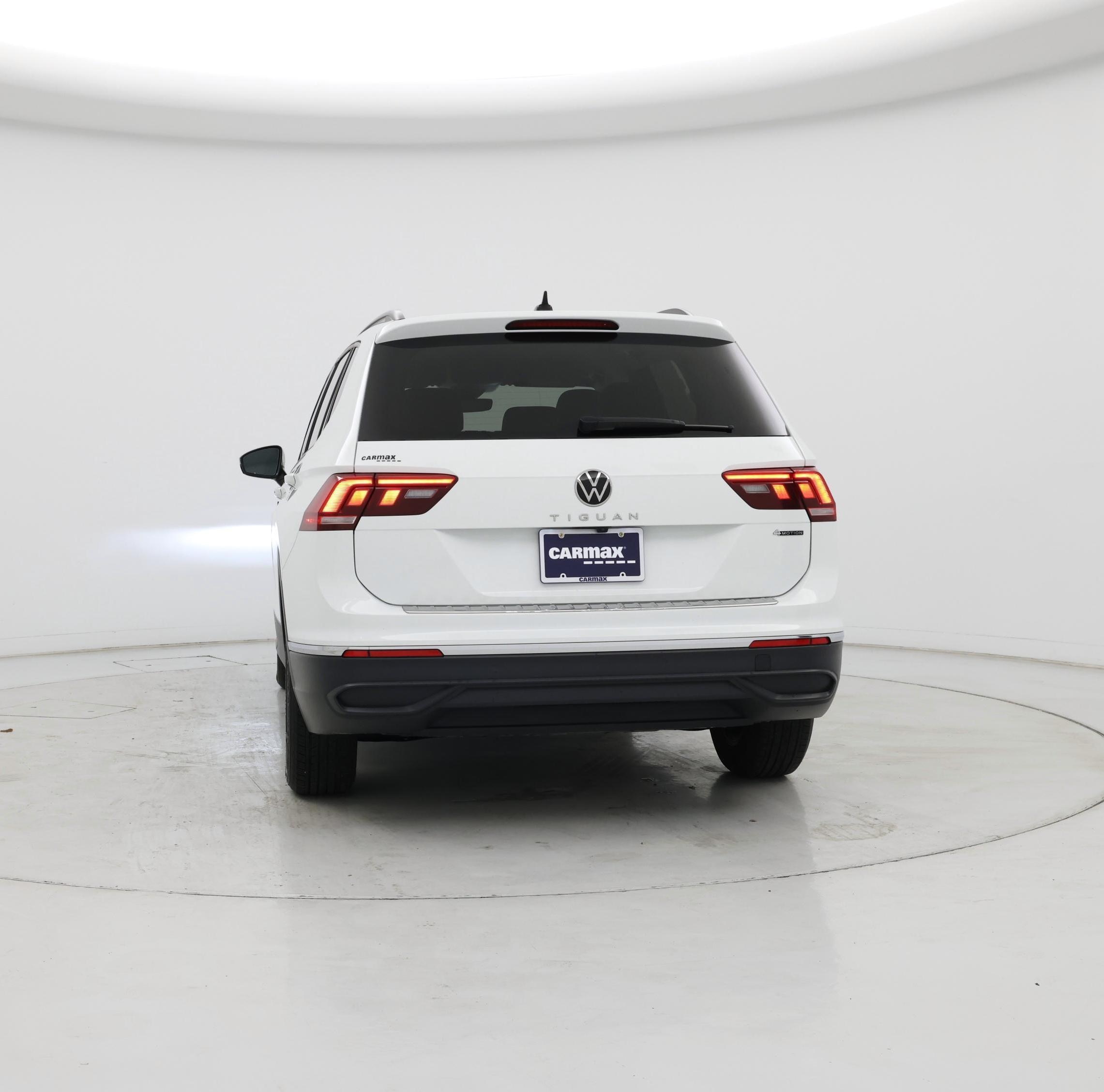 Thumbnail: 2023 Volkswagen Tiguan - 6