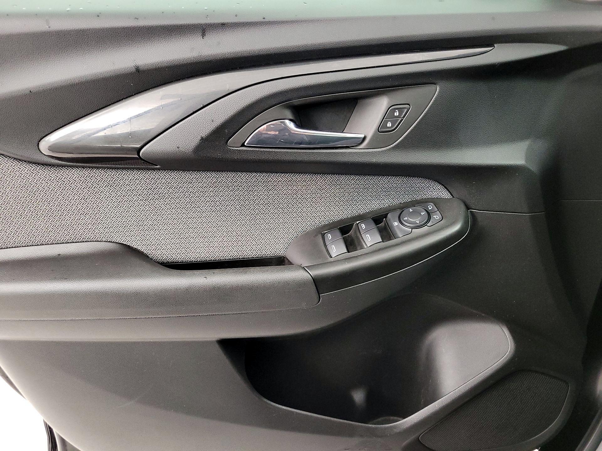 Thumbnail: 2023 Chevrolet TrailBlazer - 12