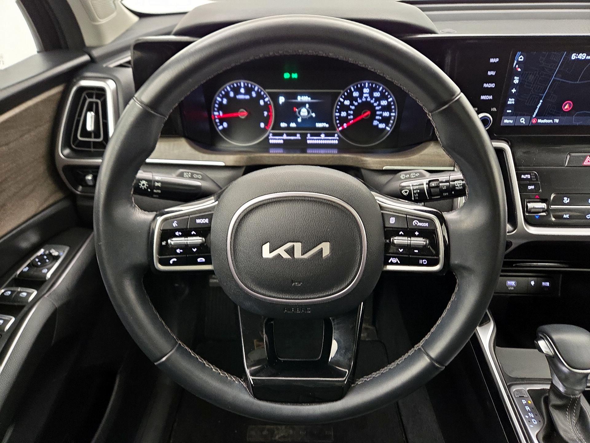 Thumbnail: 2023 Kia Sorento - 10