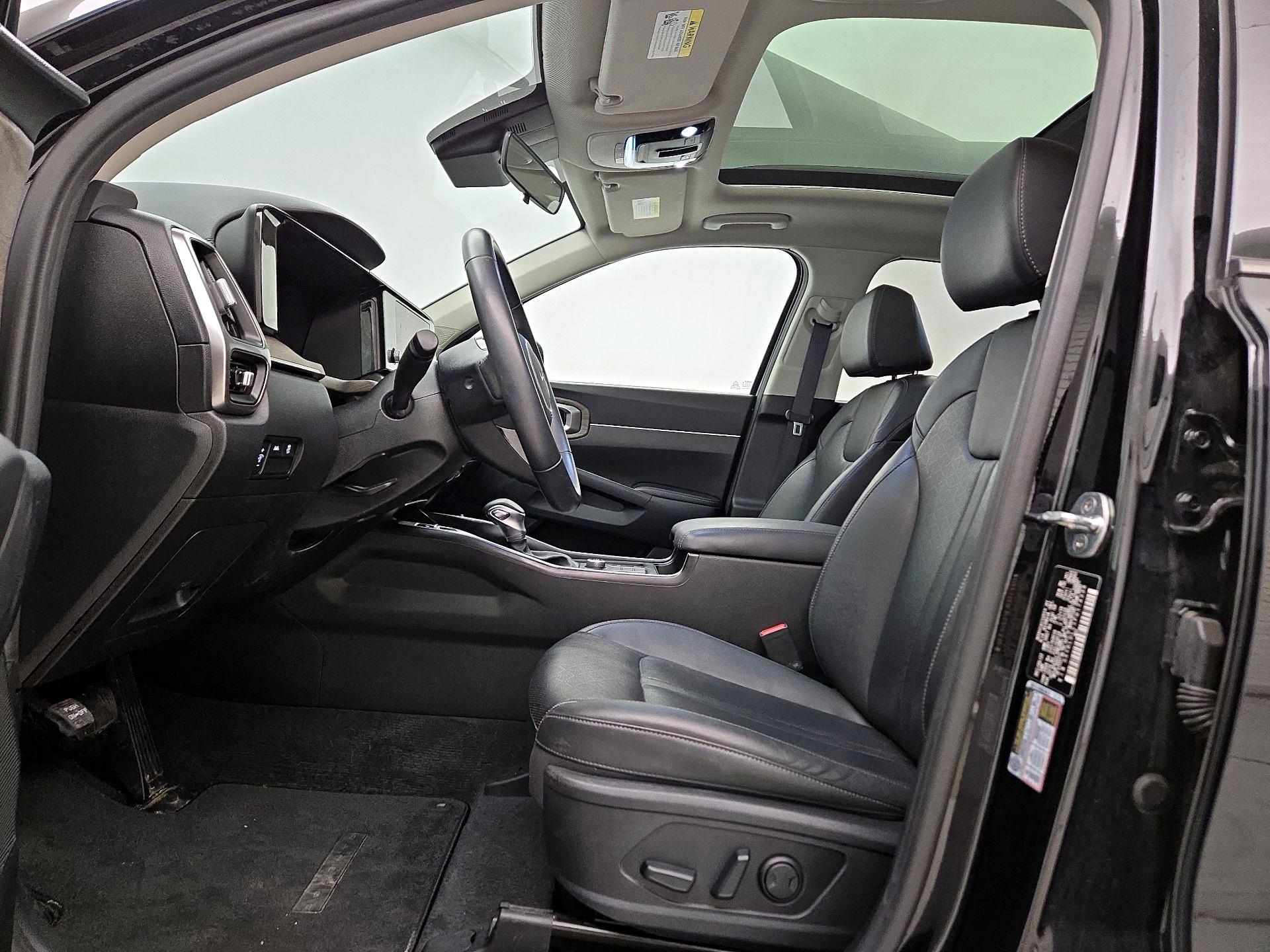 Thumbnail: 2023 Kia Sorento - 11