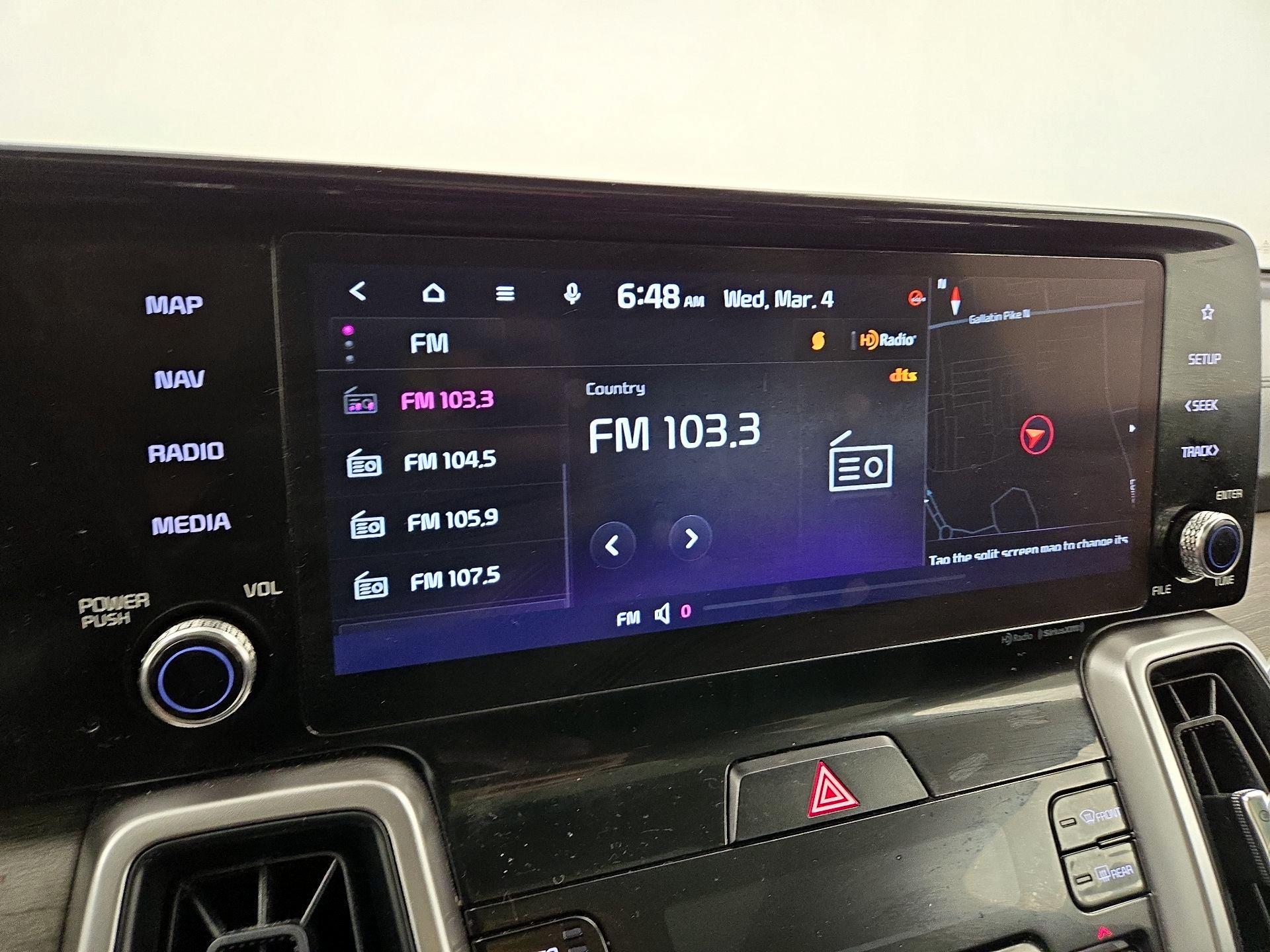 Thumbnail: 2023 Kia Sorento - 16