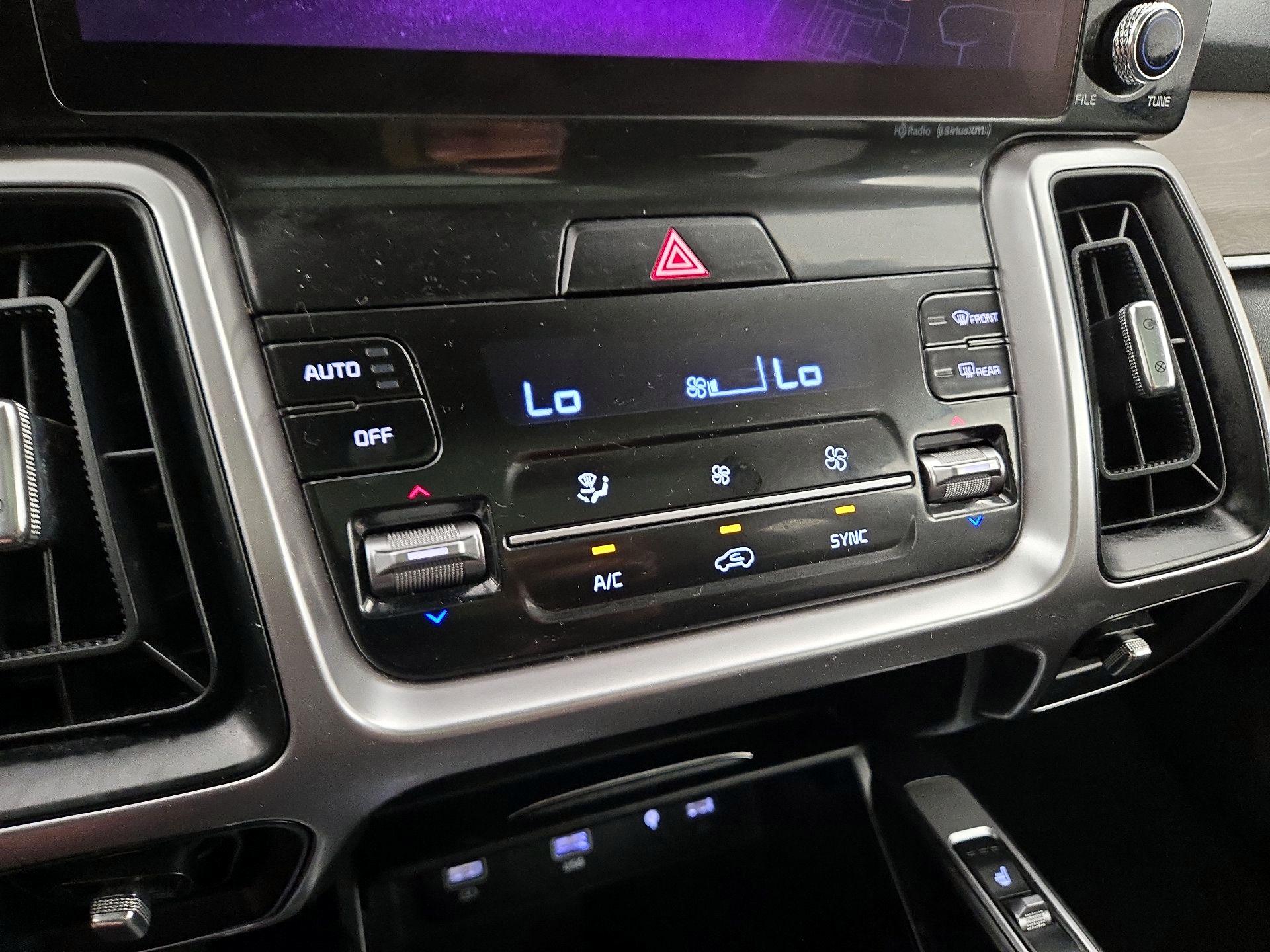 Thumbnail: 2023 Kia Sorento - 17