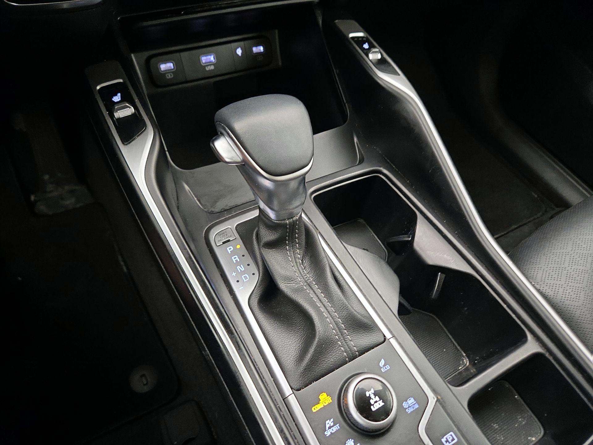 Thumbnail: 2023 Kia Sorento - 18