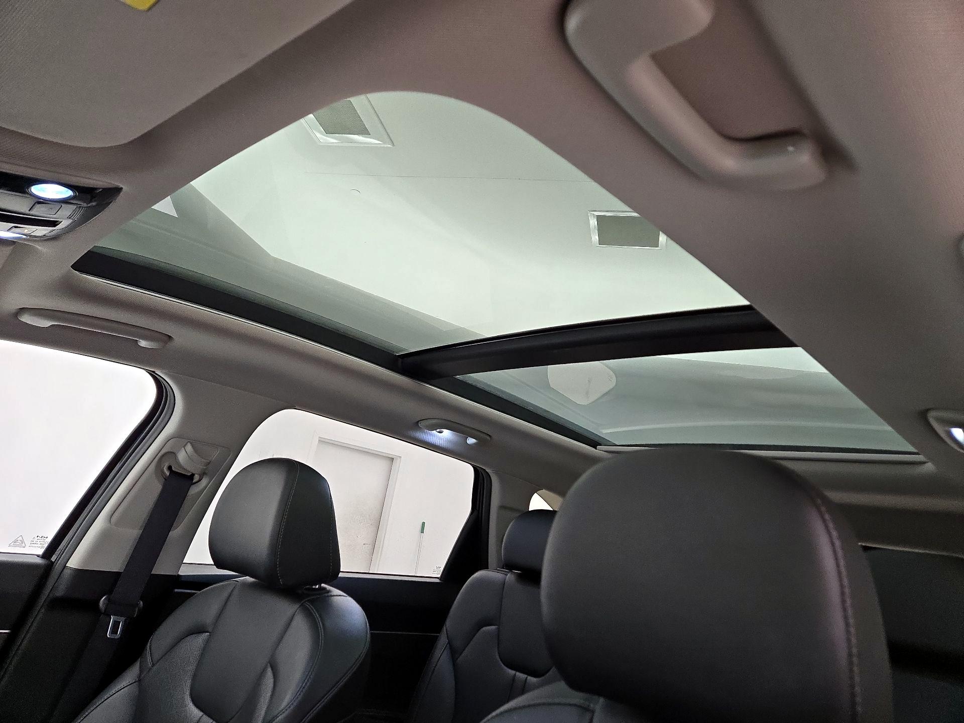 Thumbnail: 2023 Kia Sorento - 20