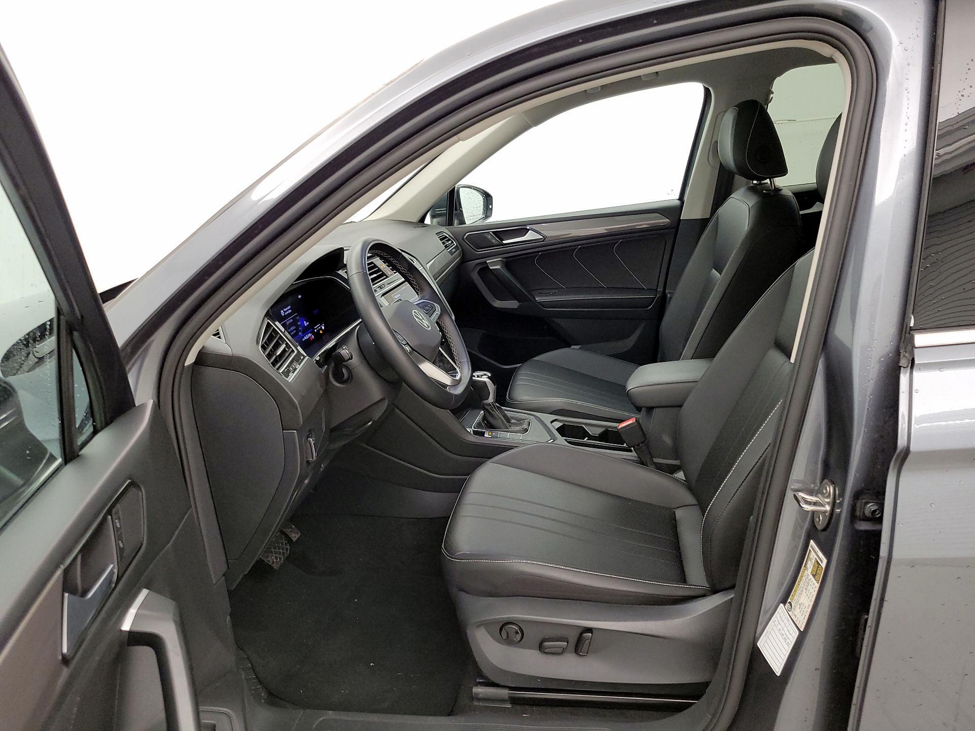 Thumbnail: 2024 Volkswagen Tiguan - 11