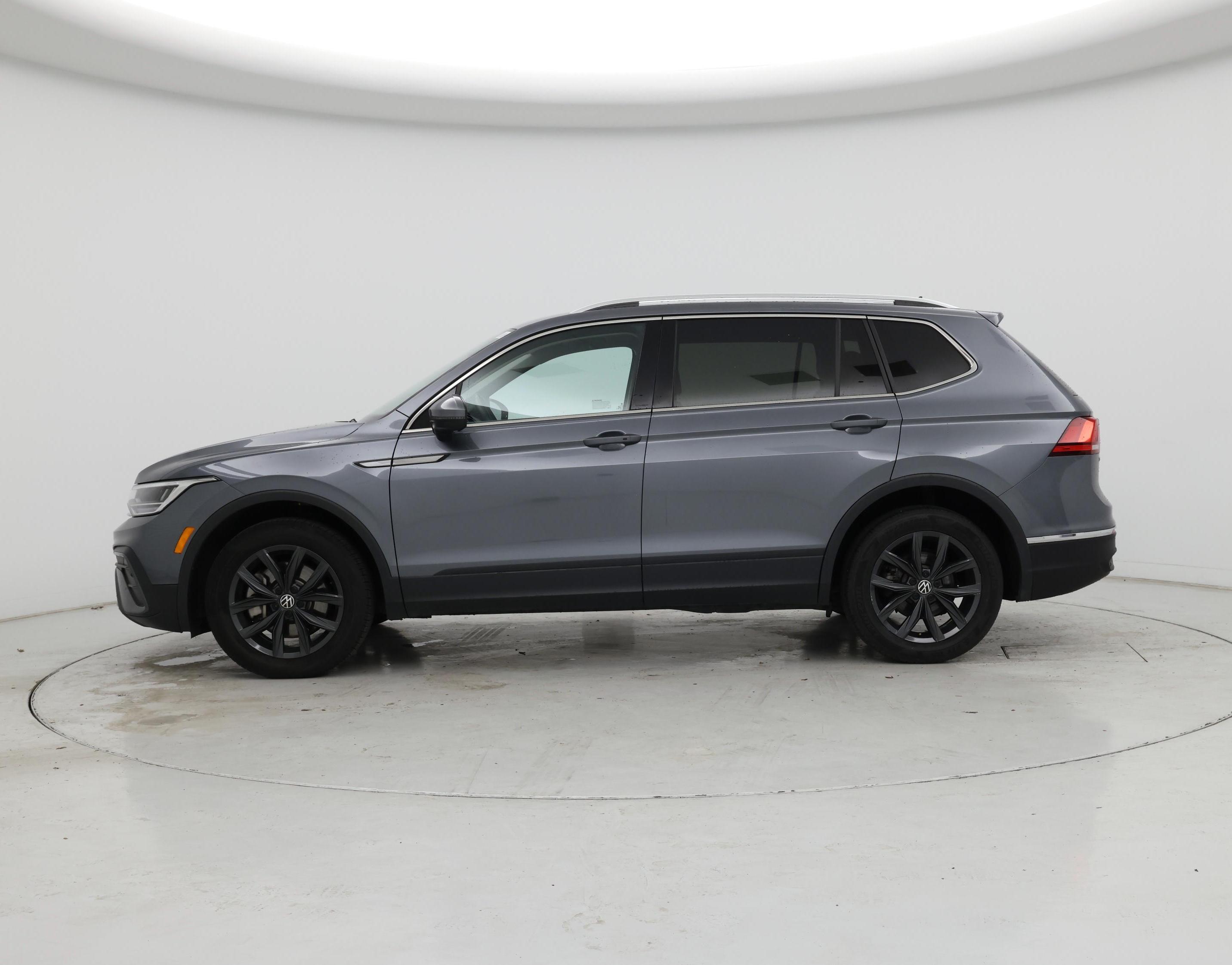 Thumbnail: 2024 Volkswagen Tiguan - 3