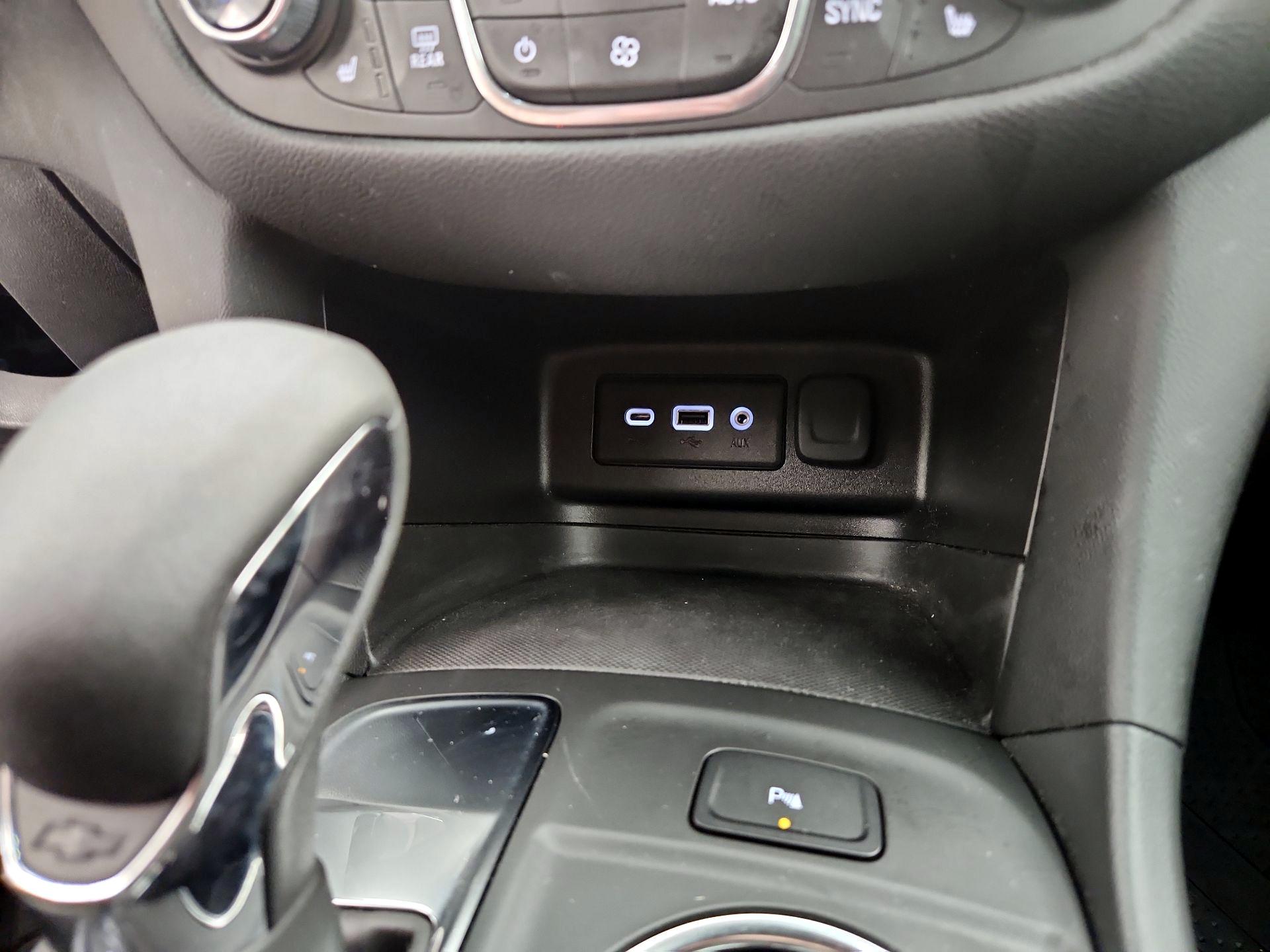 Thumbnail: 2024 Chevrolet Equinox - 18