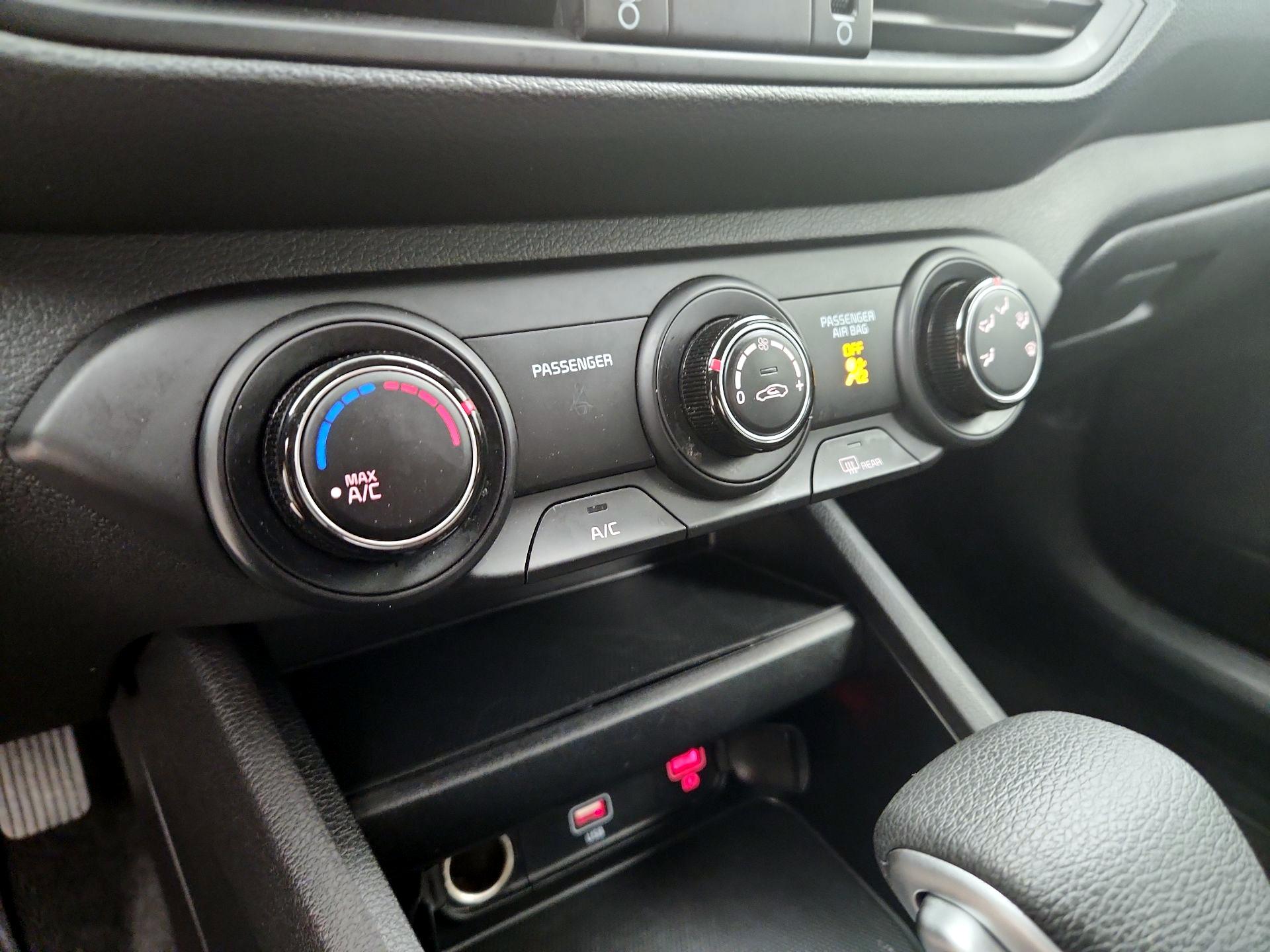 Thumbnail: 2024 Kia Forte - 16