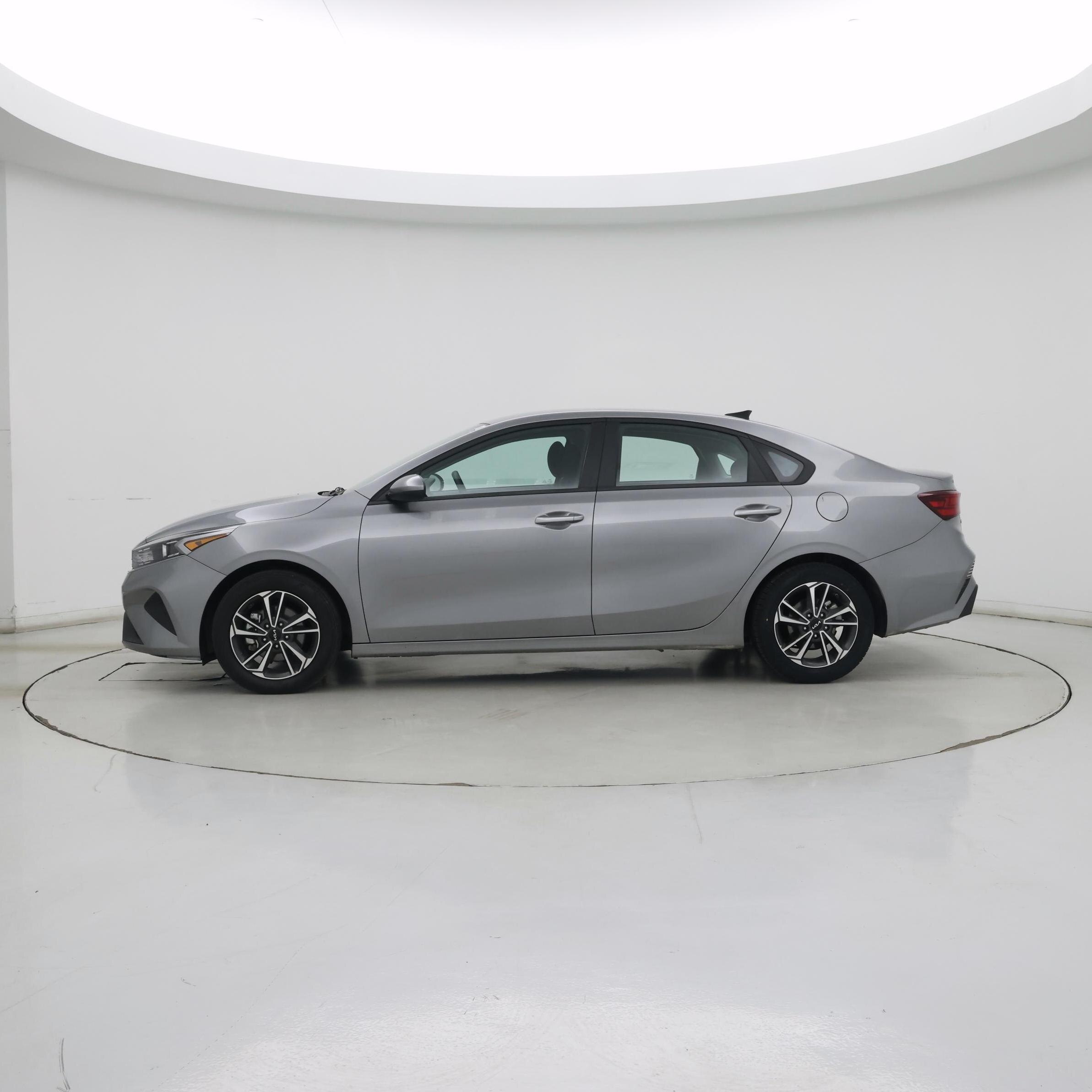 Thumbnail: 2024 Kia Forte - 3