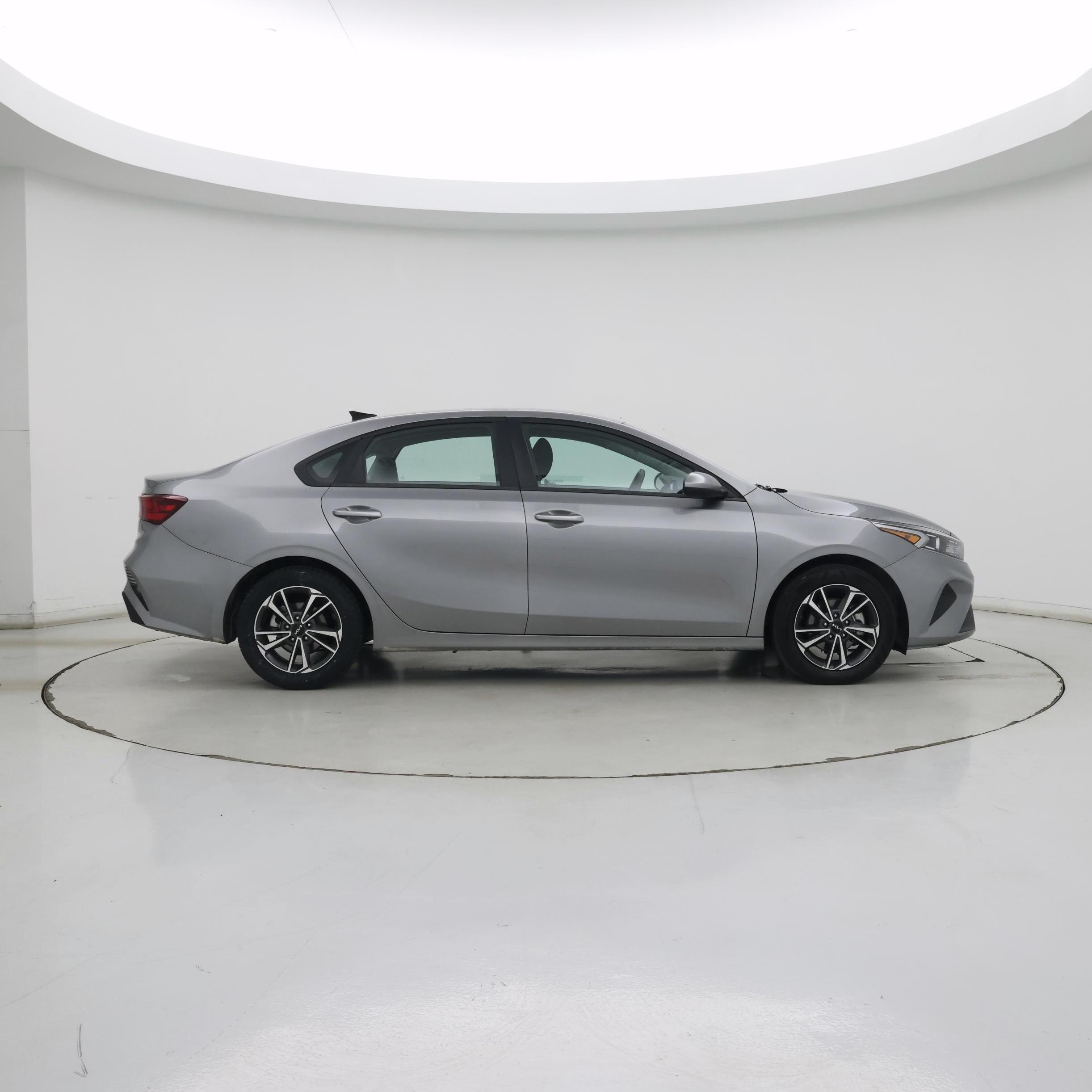 Thumbnail: 2024 Kia Forte - 7