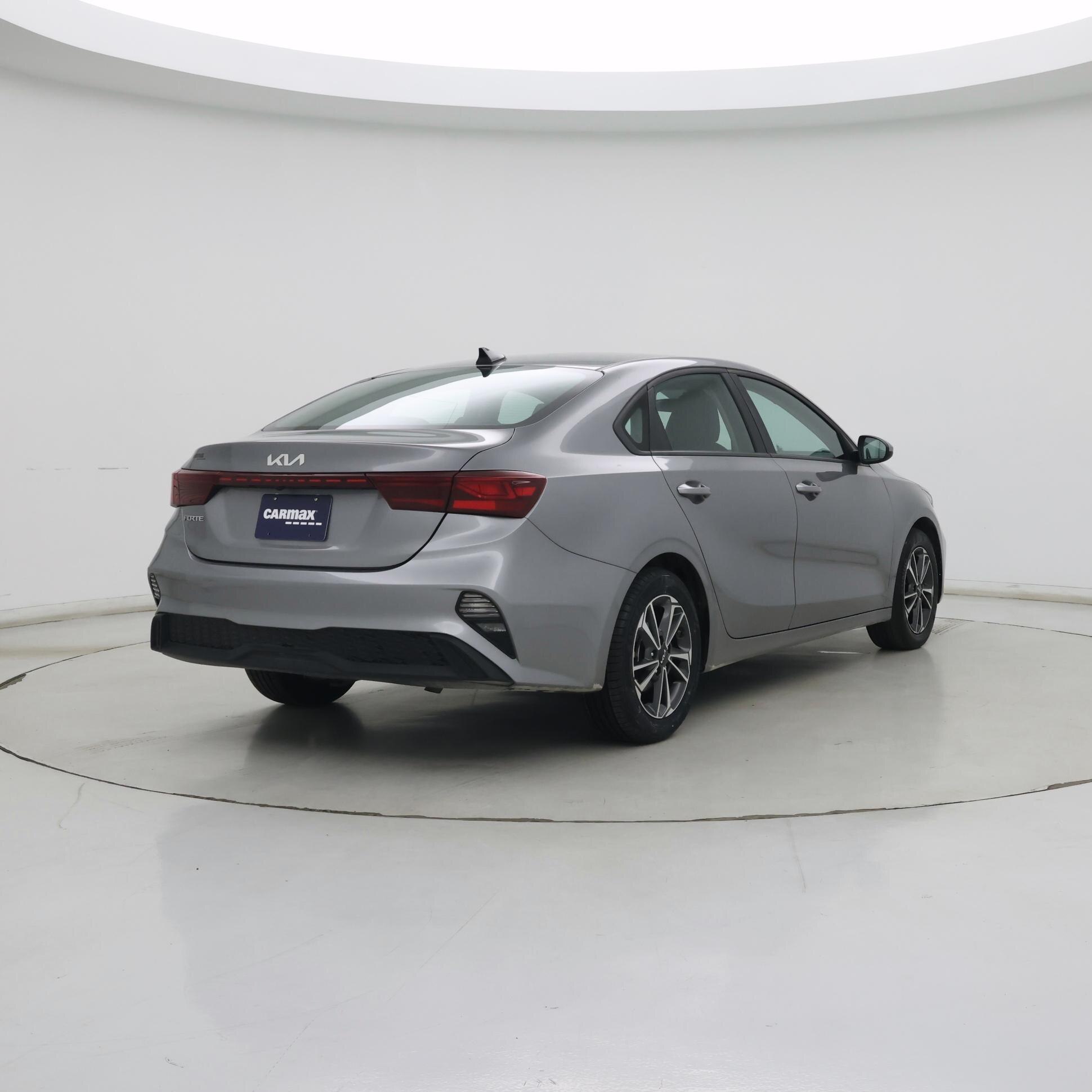 Thumbnail: 2024 Kia Forte - 8