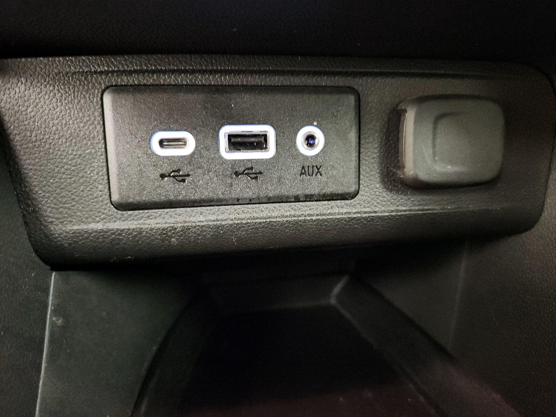 Thumbnail: 2023 Buick Encore GX - 18