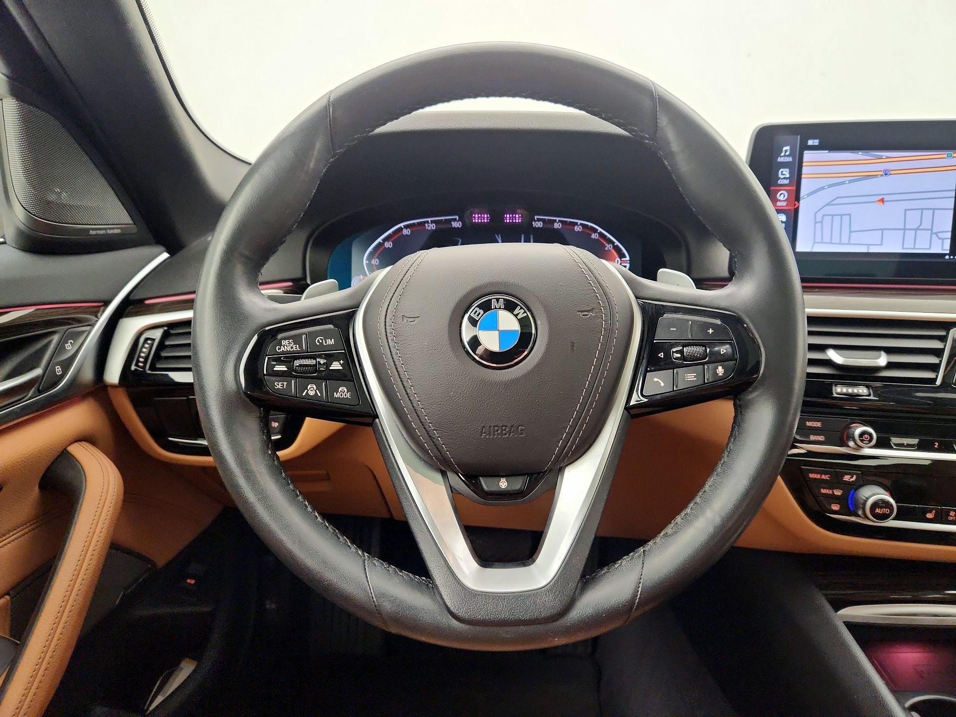 Thumbnail: 2021 BMW 5 Series - 10