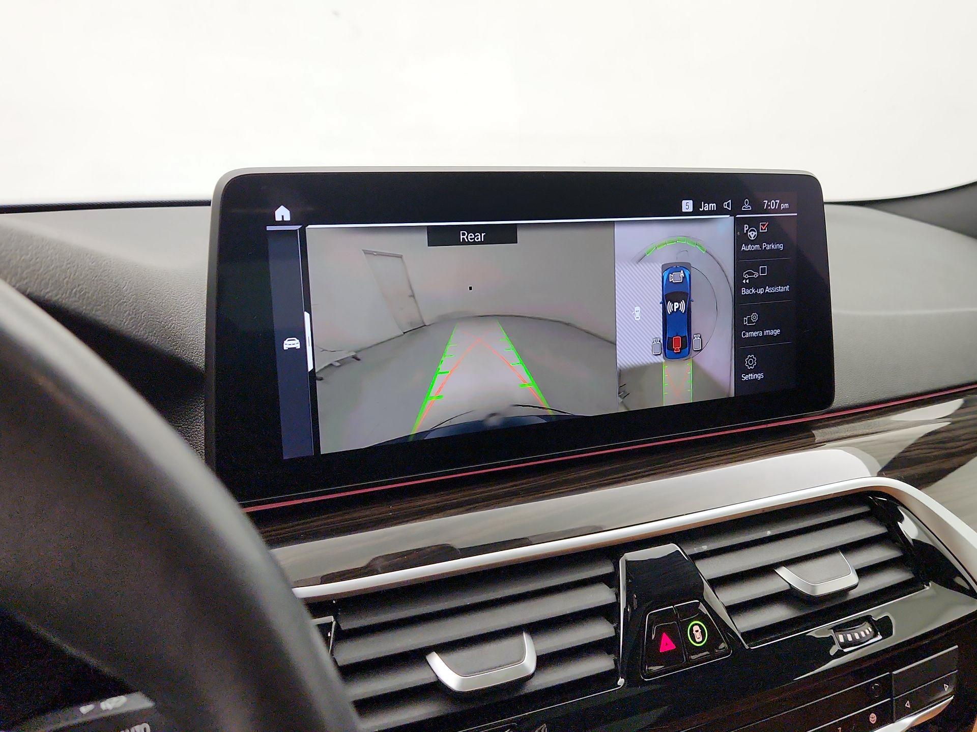 Thumbnail: 2021 BMW 5 Series - 15