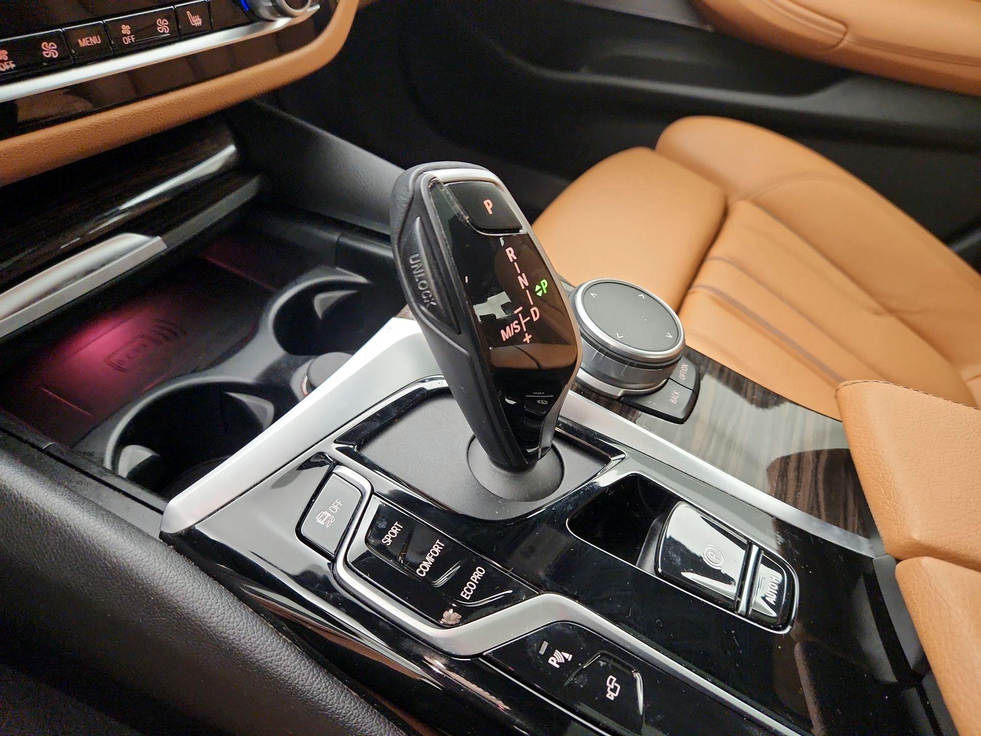 Thumbnail: 2021 BMW 5 Series - 18