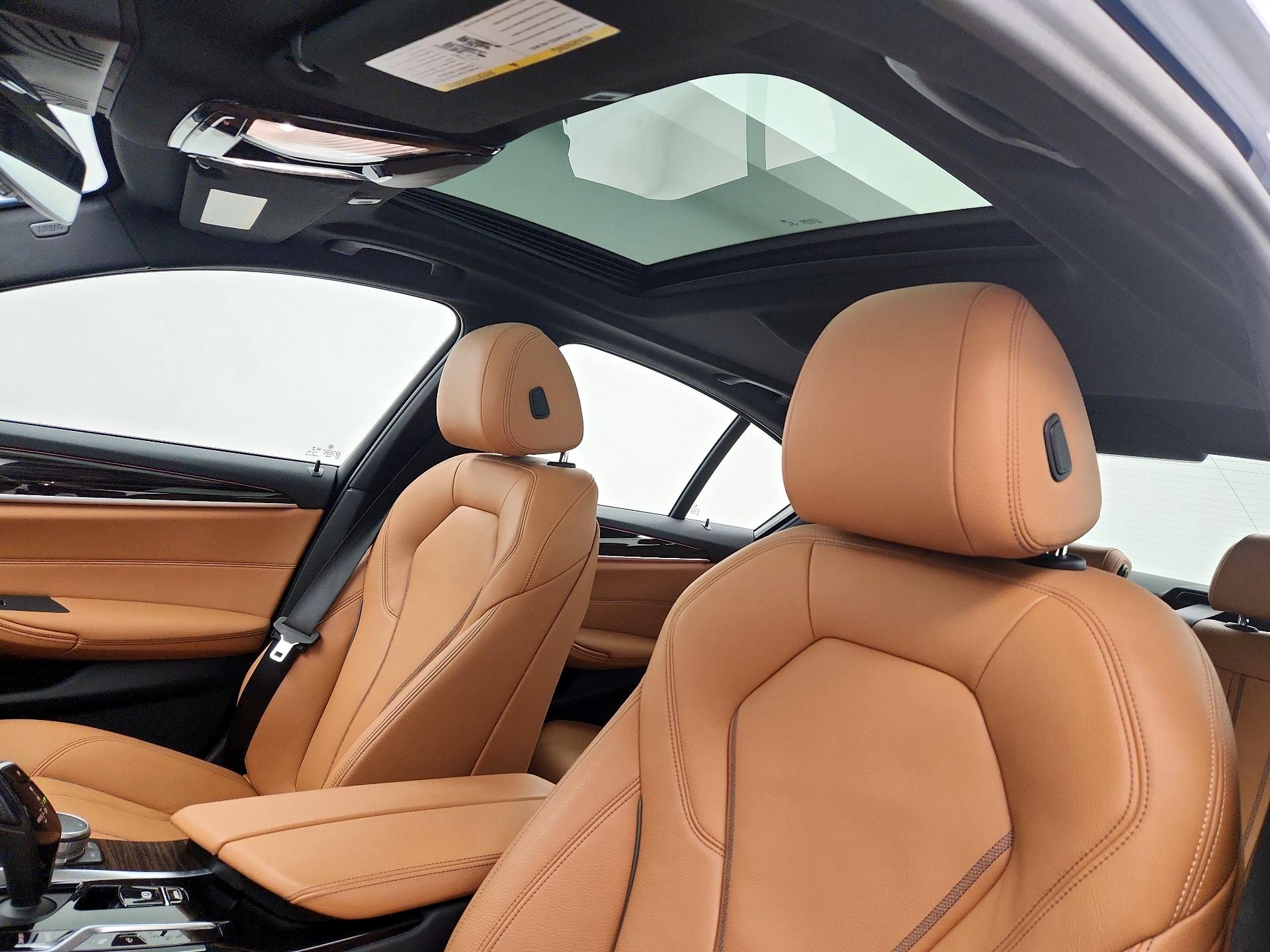 Thumbnail: 2021 BMW 5 Series - 20