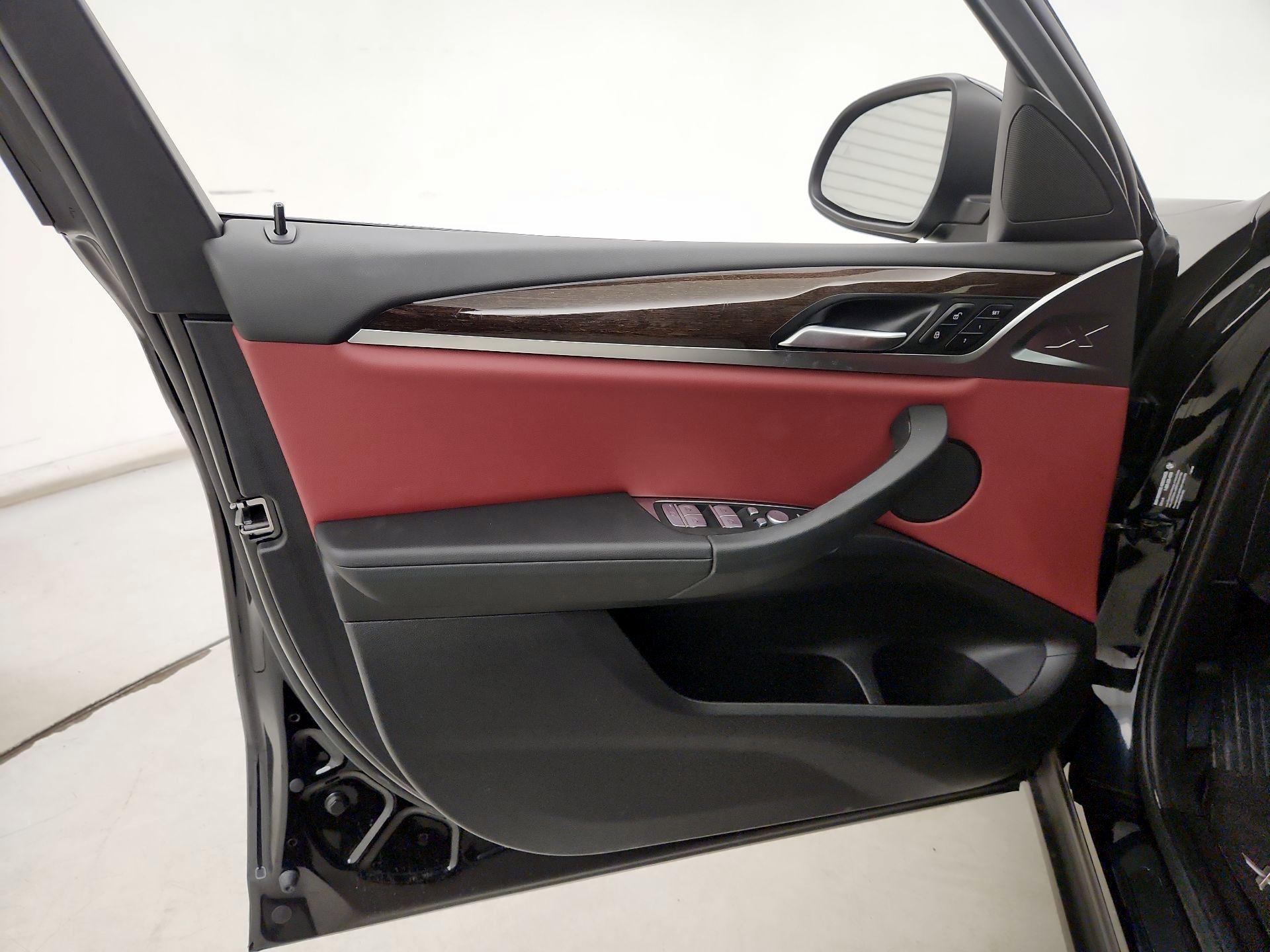 Thumbnail: 2023 BMW X4 - 12