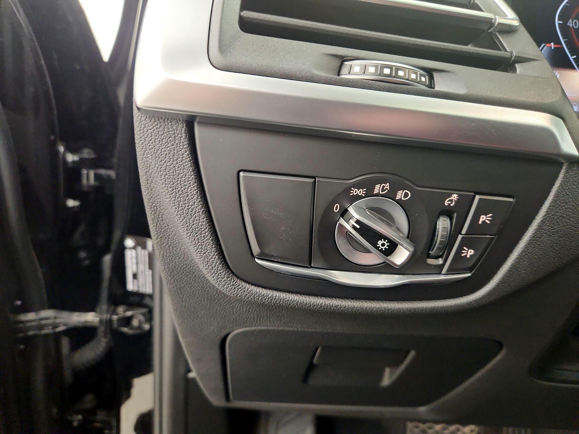 Thumbnail: 2023 BMW X4 - 13