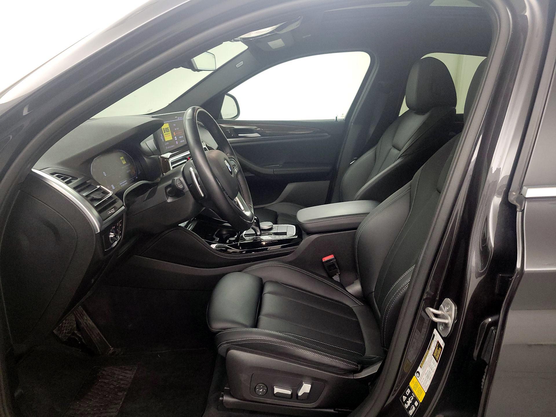 Thumbnail: 2023 BMW X4 - 11