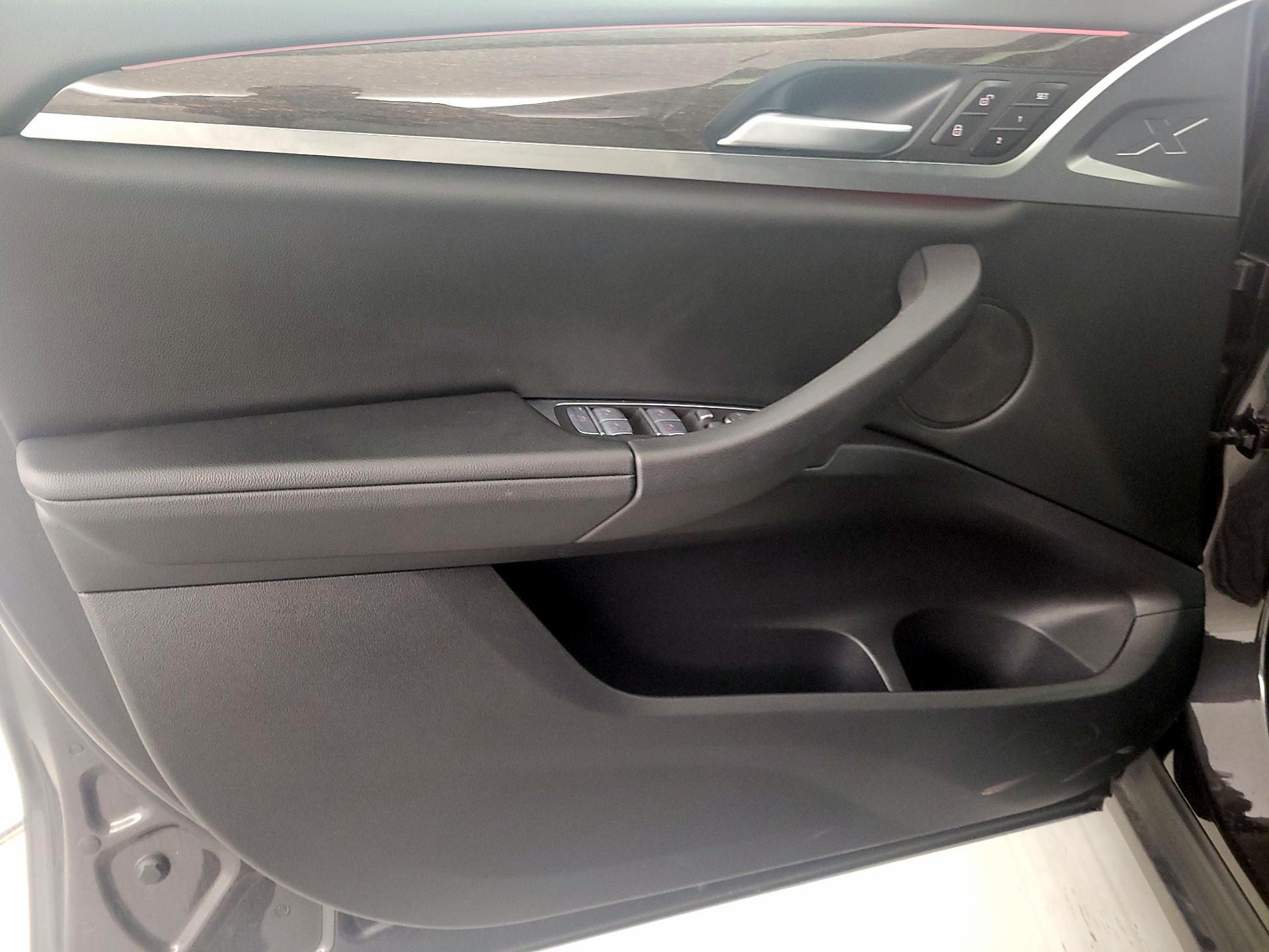 Thumbnail: 2023 BMW X4 - 12