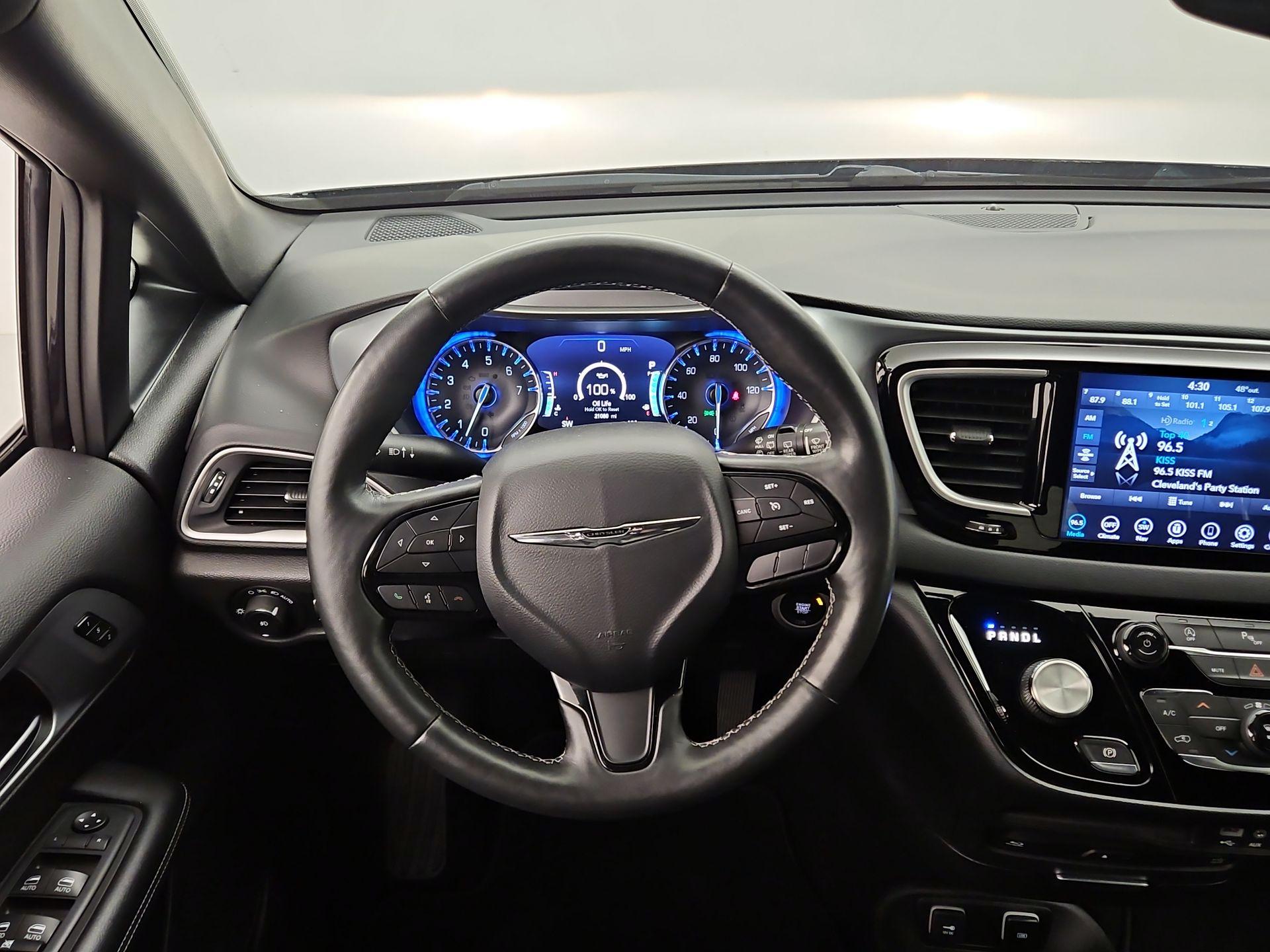 Thumbnail: 2020 Chrysler Pacifica - 10