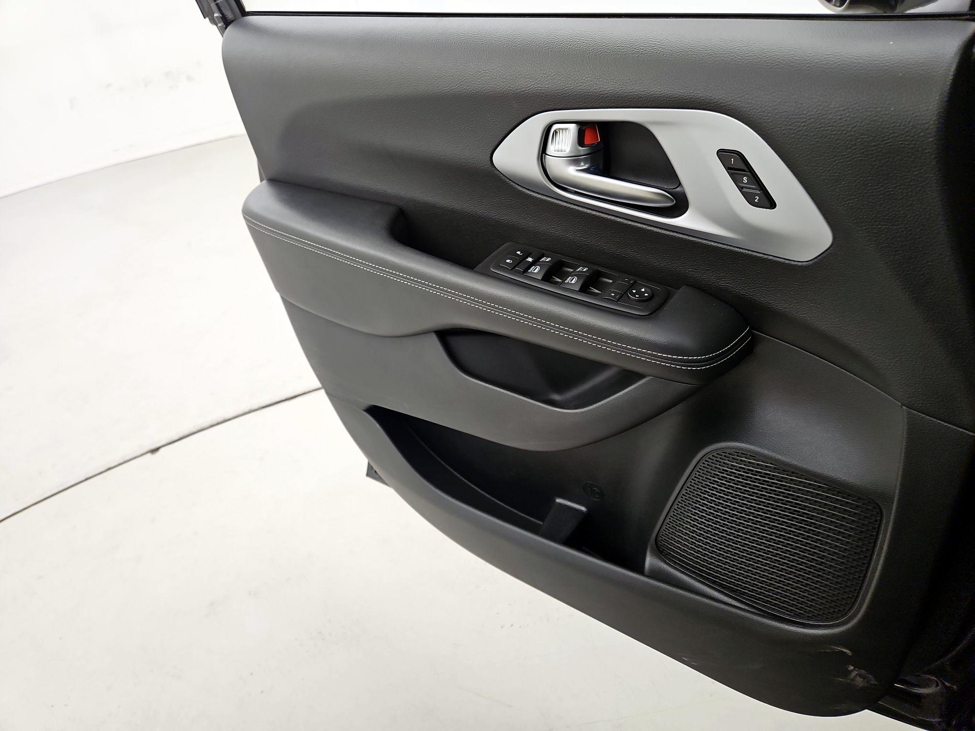 Thumbnail: 2020 Chrysler Pacifica - 12