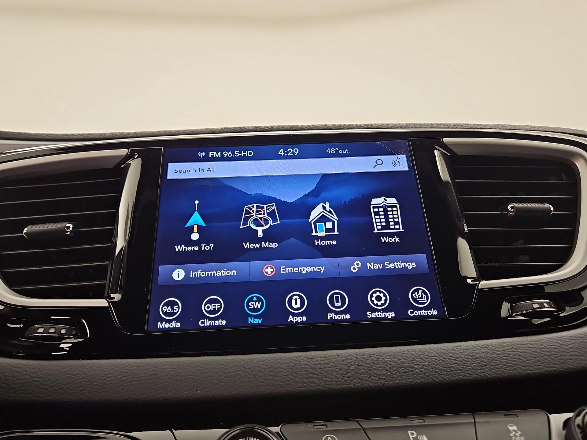 Thumbnail: 2020 Chrysler Pacifica - 14