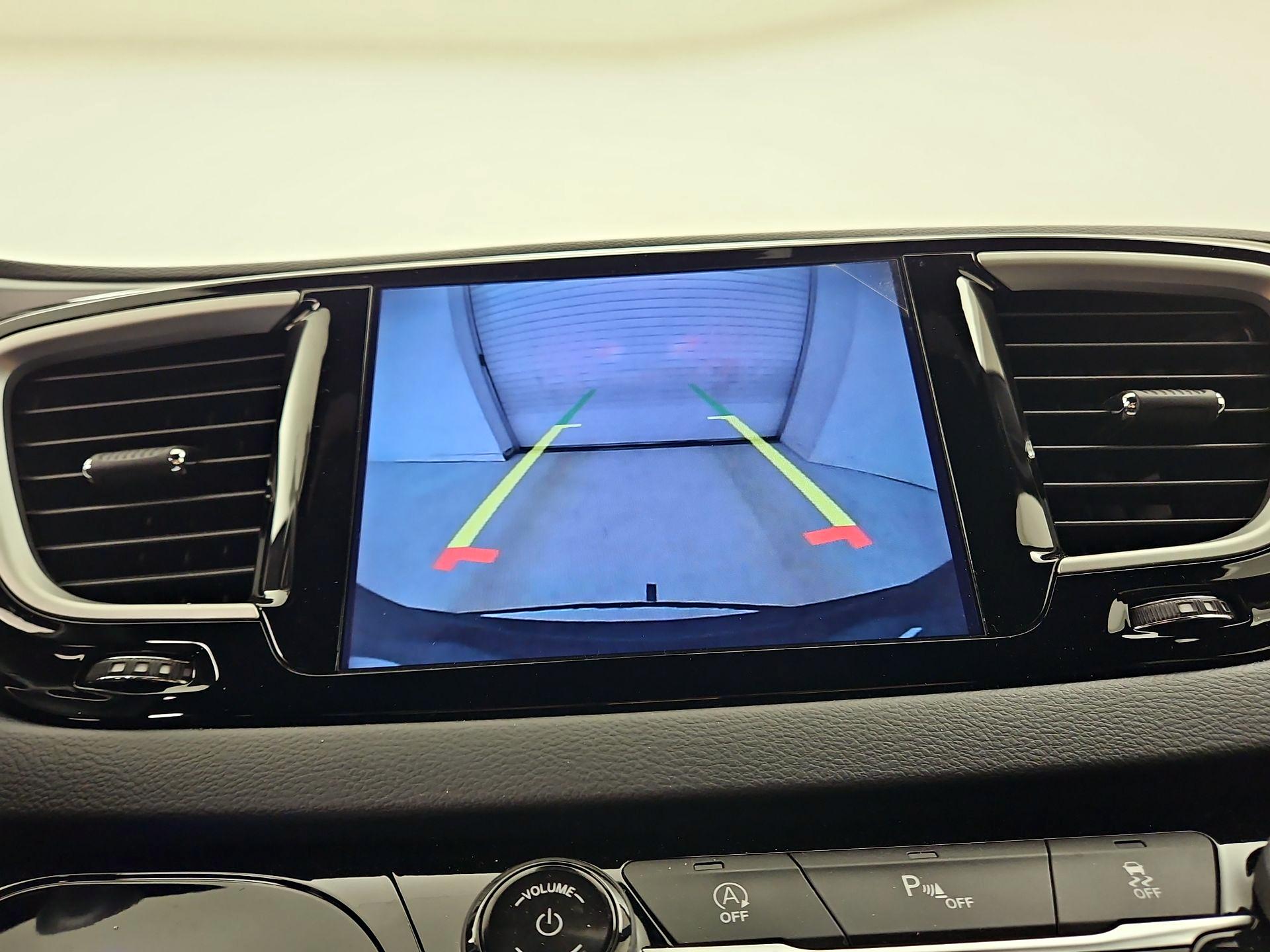 Thumbnail: 2020 Chrysler Pacifica - 15