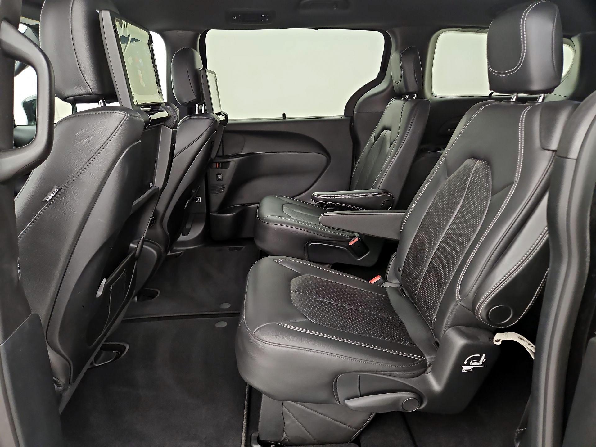 Thumbnail: 2020 Chrysler Pacifica - 20