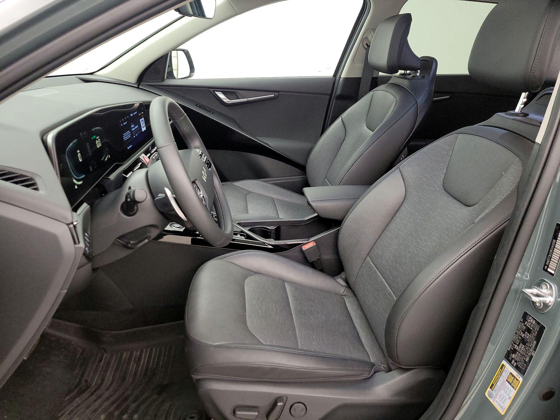 Thumbnail: 2024 Kia Niro - 11