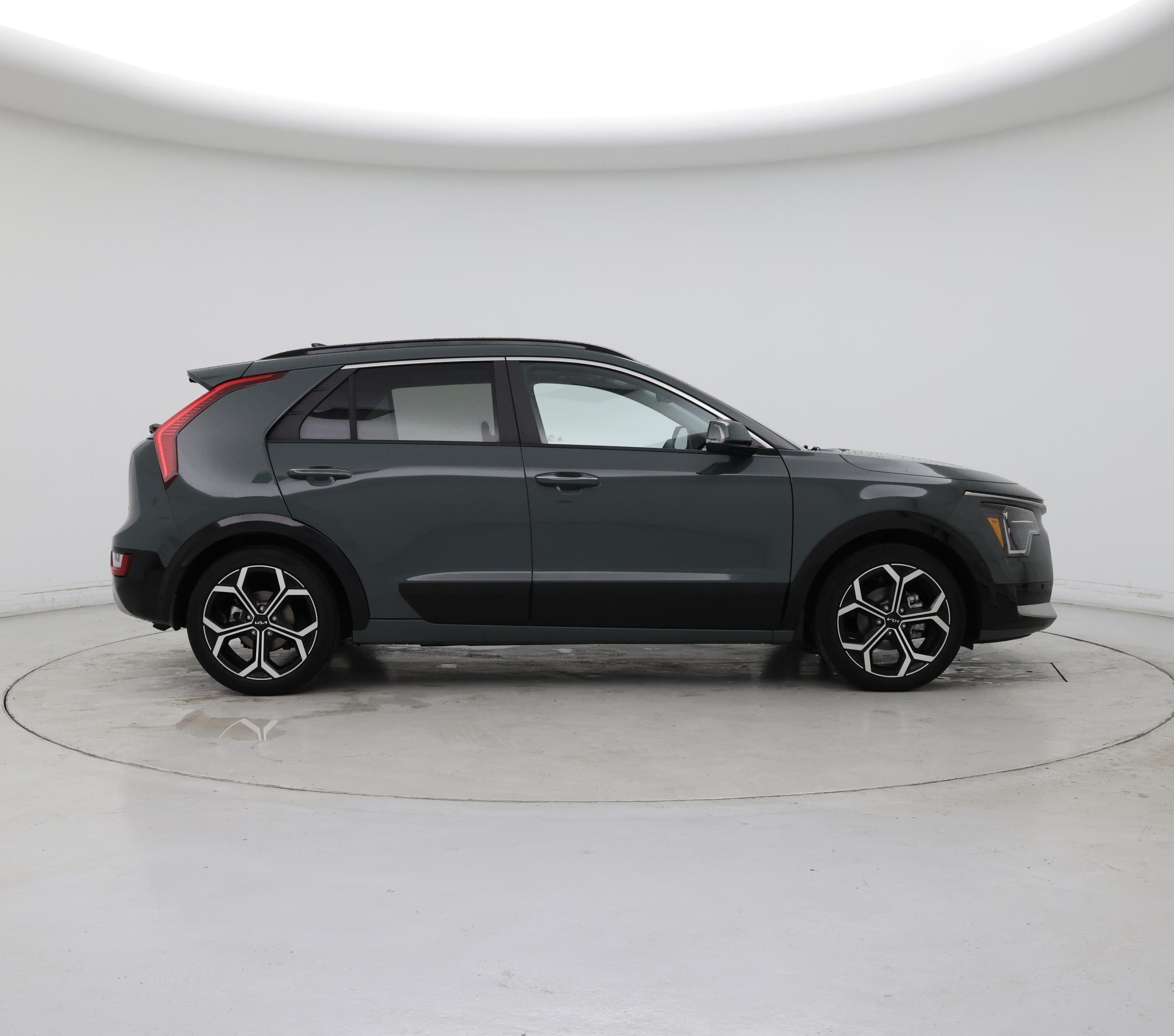 Thumbnail: 2024 Kia Niro - 7