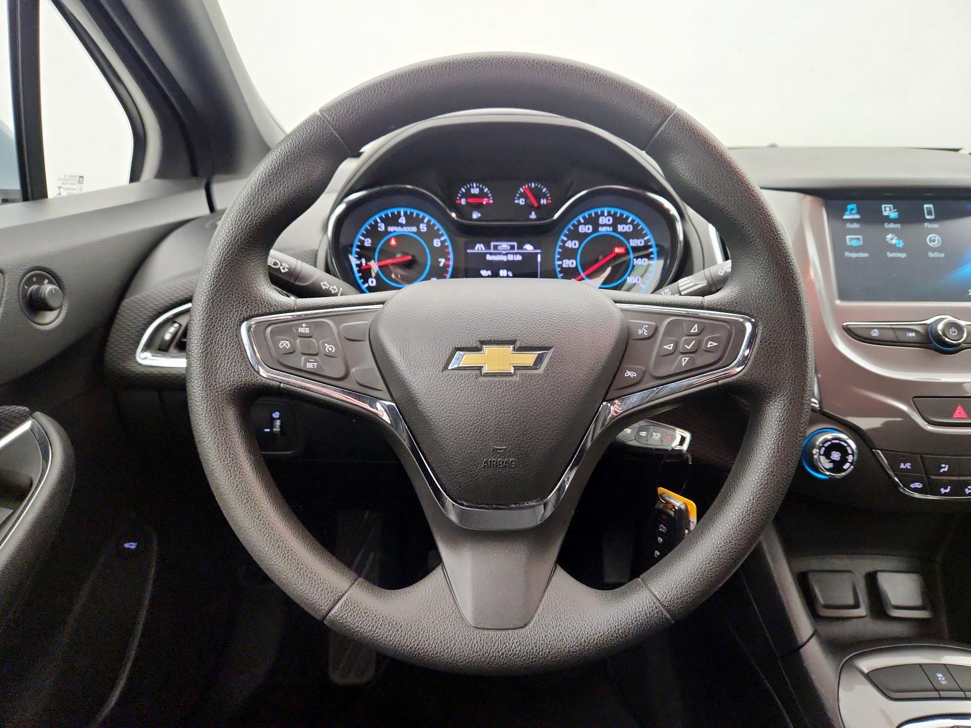 Thumbnail: 2017 Chevrolet Cruze - 10