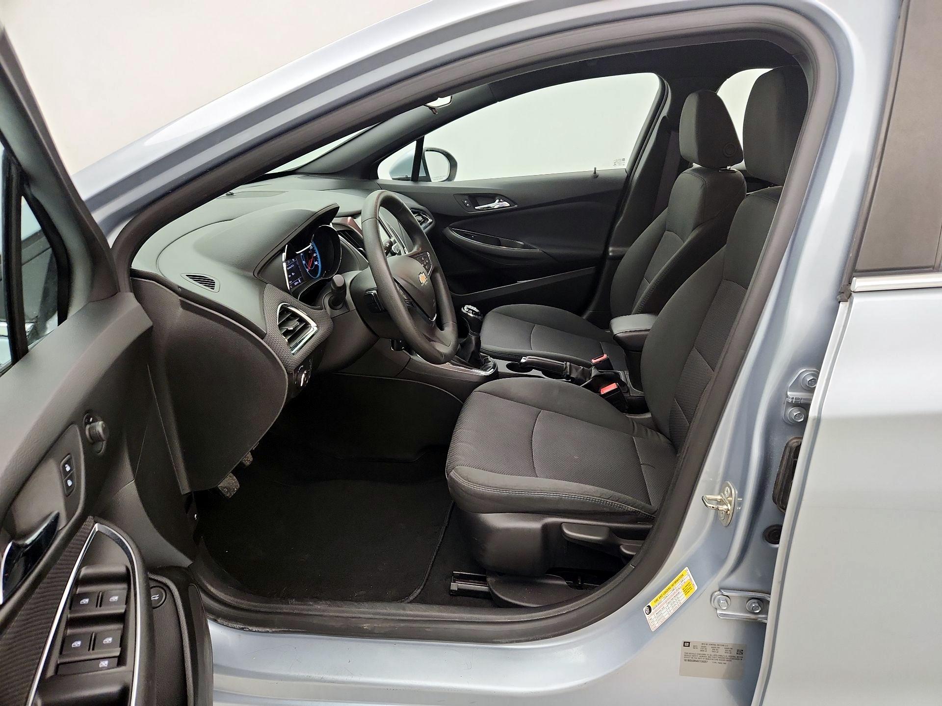 Thumbnail: 2017 Chevrolet Cruze - 11