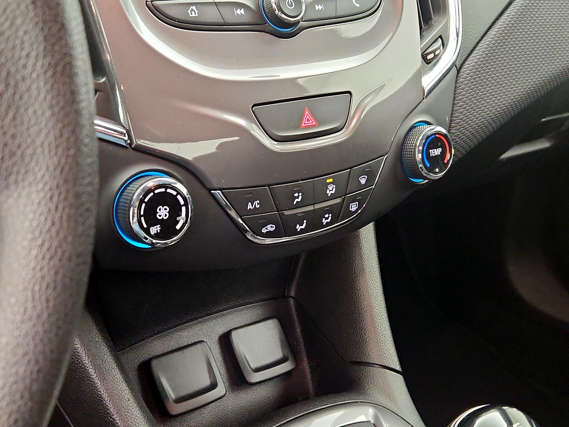 Thumbnail: 2017 Chevrolet Cruze - 16